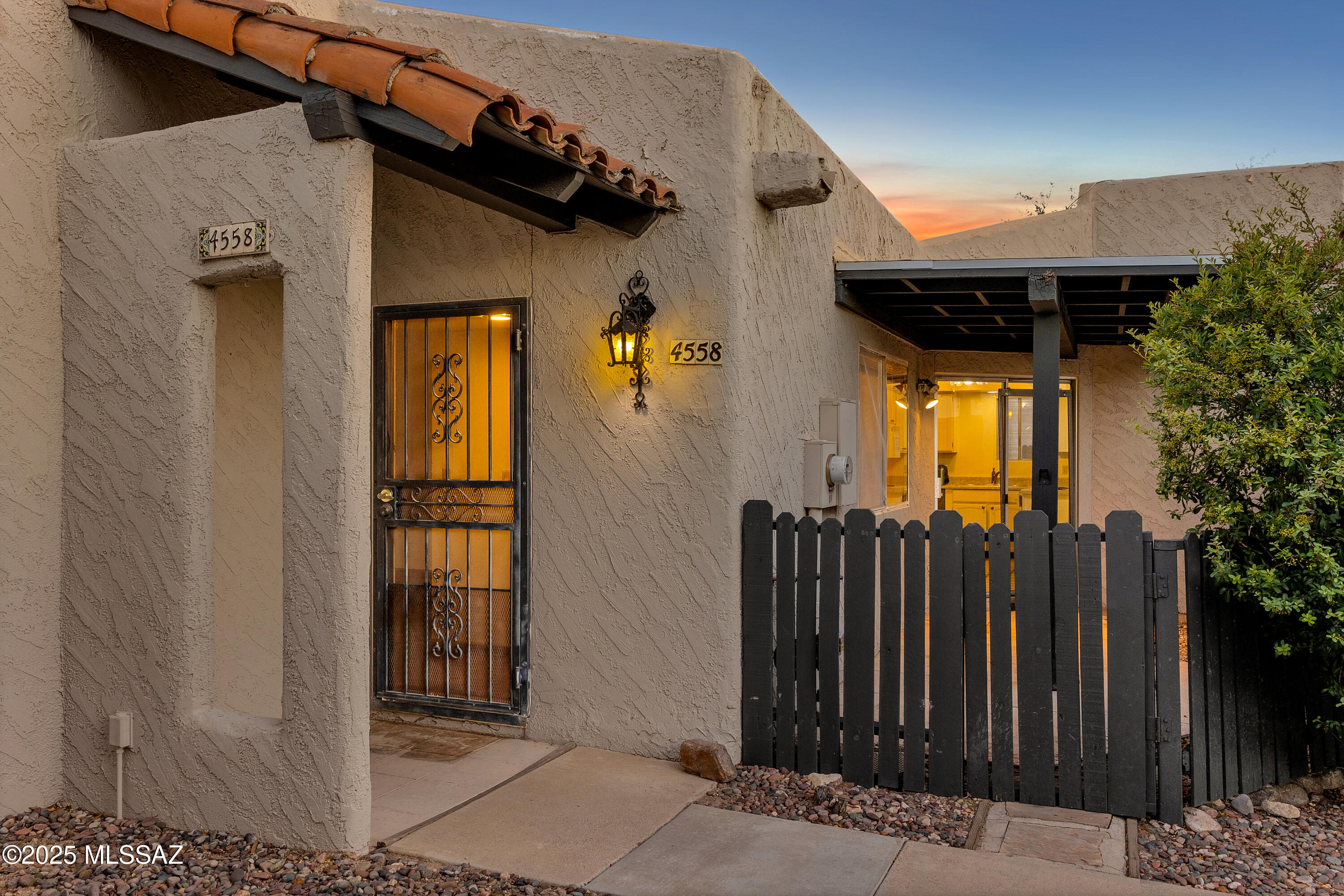 4558 E Sunrise Drive