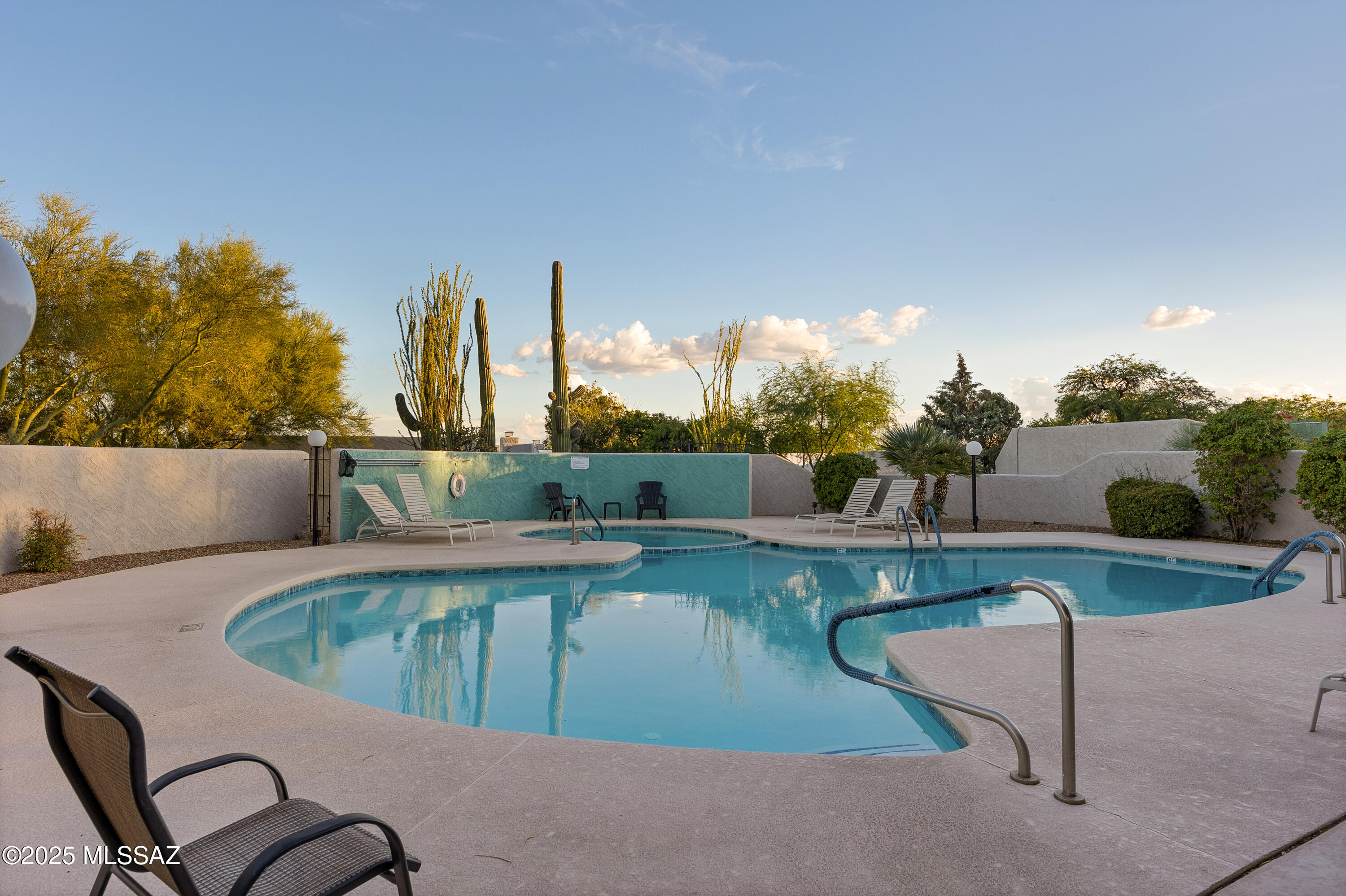 4558 E Sunrise Drive