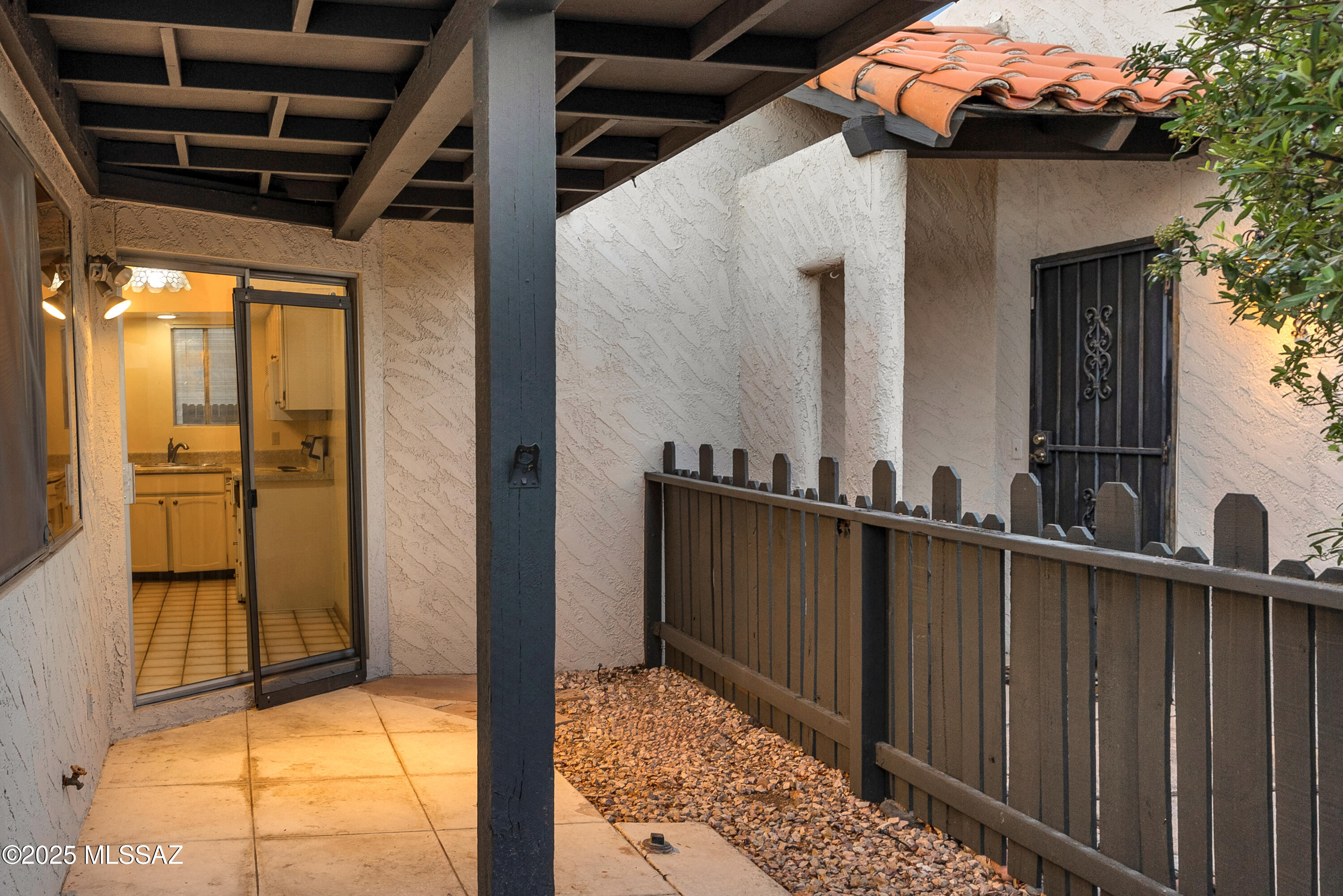4558 E Sunrise Drive