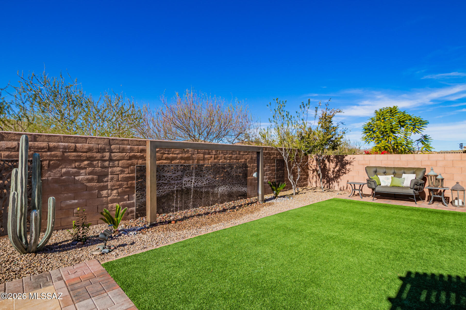 13215 N Stonecrop Lane