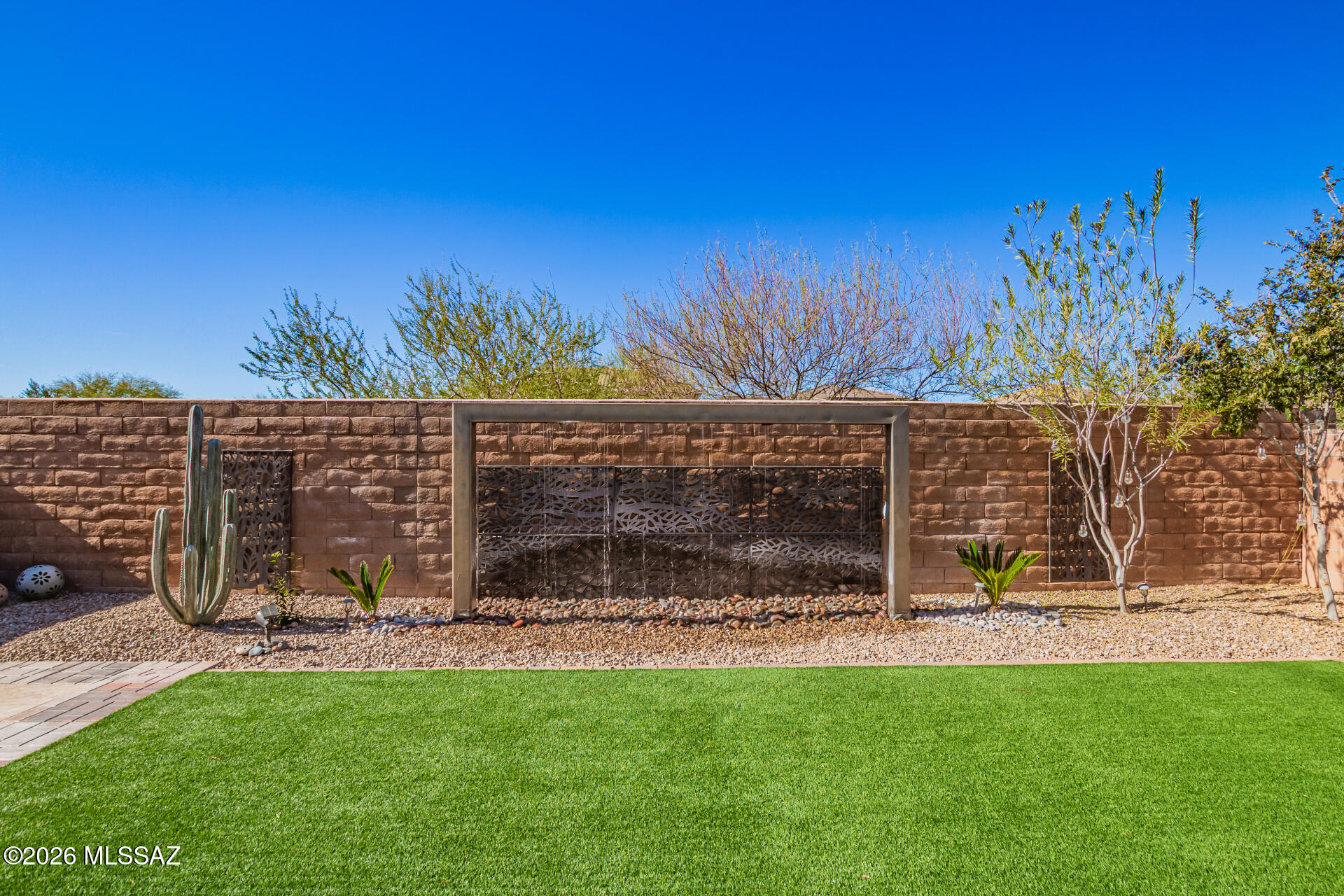 13215 N Stonecrop Lane