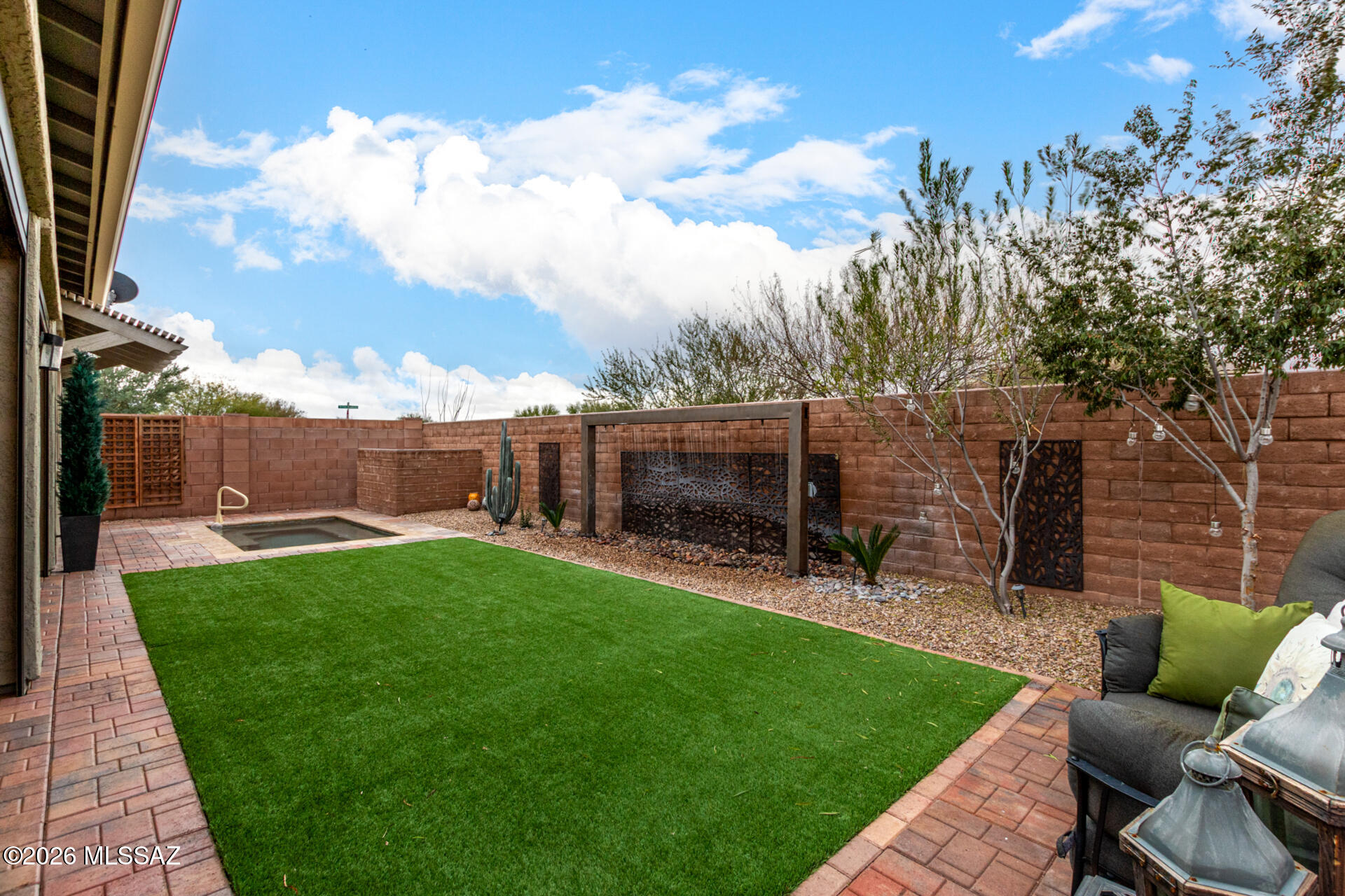 13215 N Stonecrop Lane