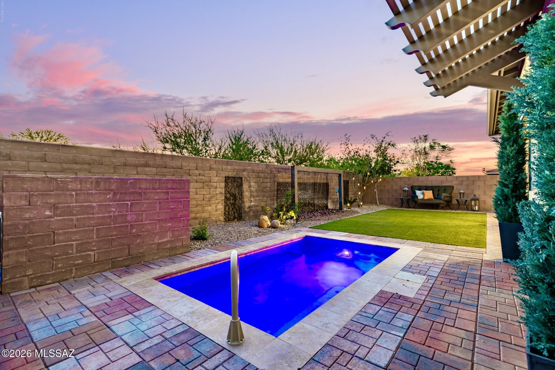 13215 N Stonecrop Lane