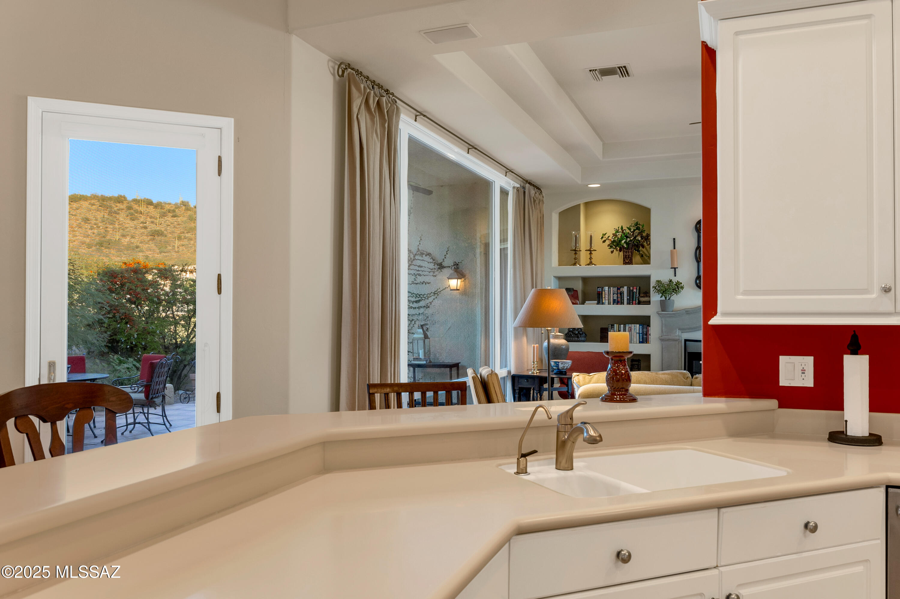 5811 E Placita Rocosa