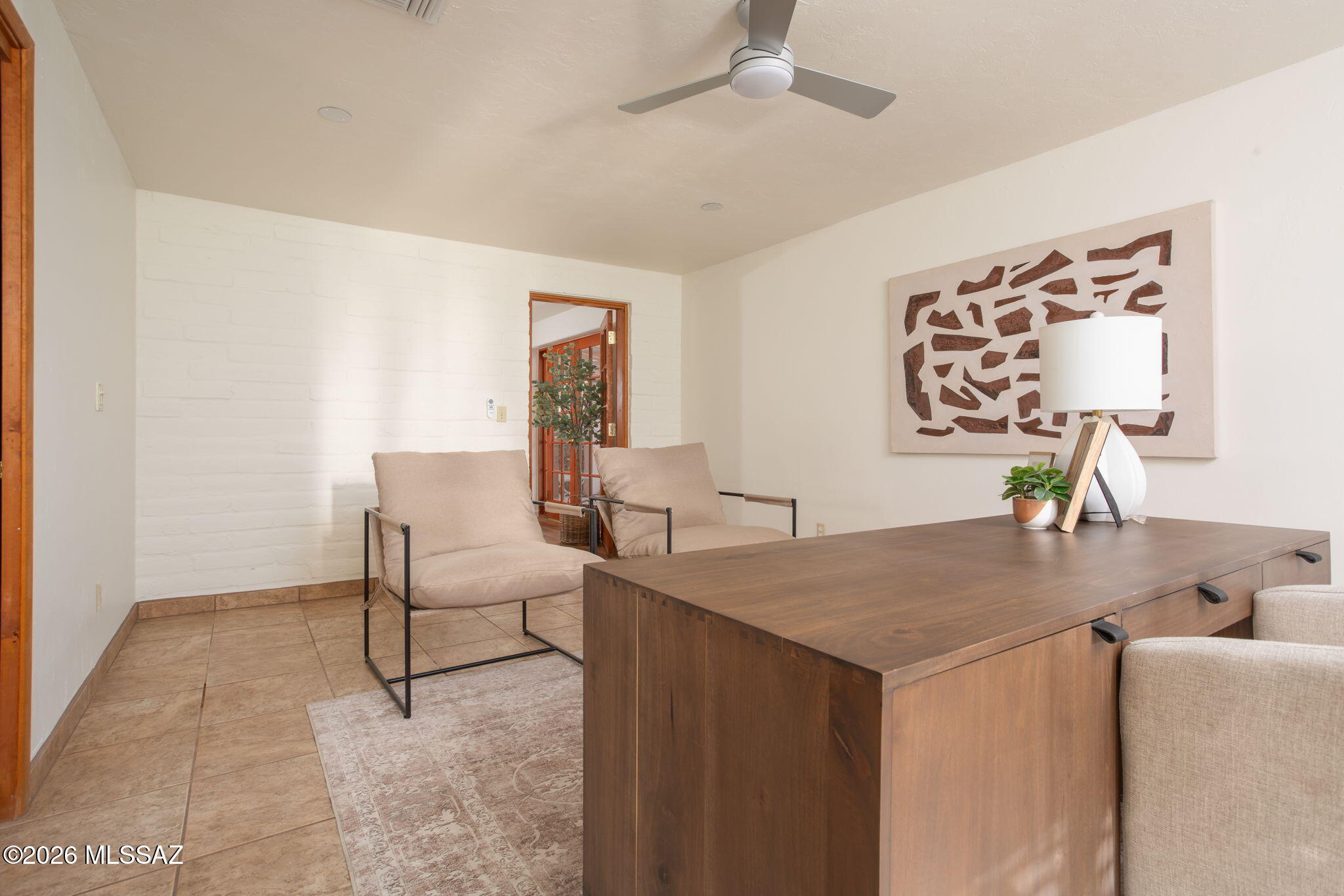 1402 N Camino Miraflores