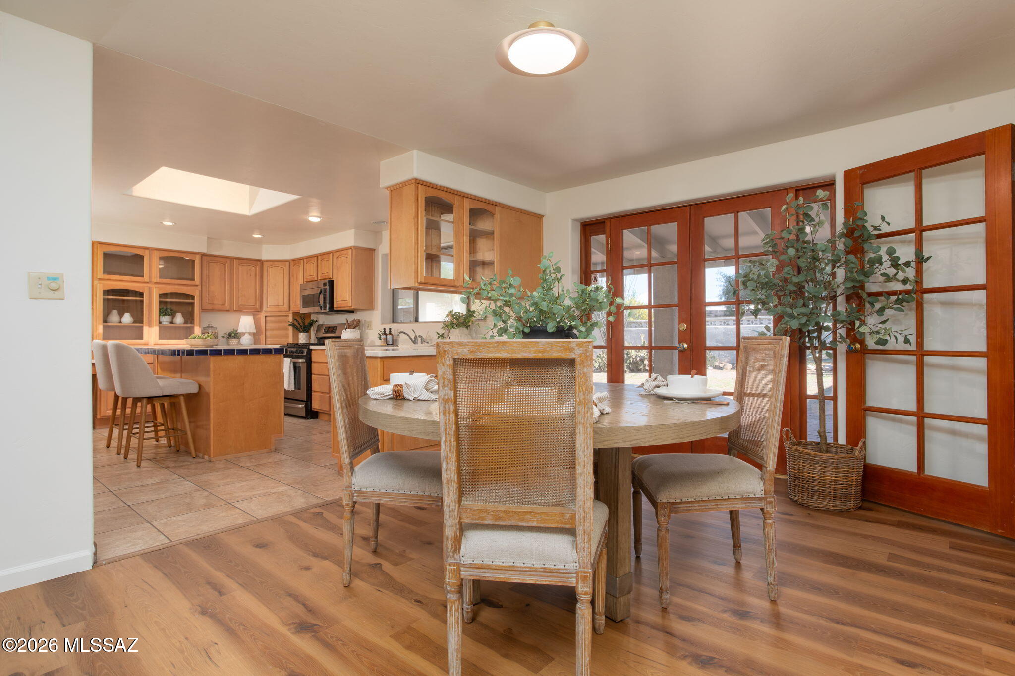 1402 N Camino Miraflores