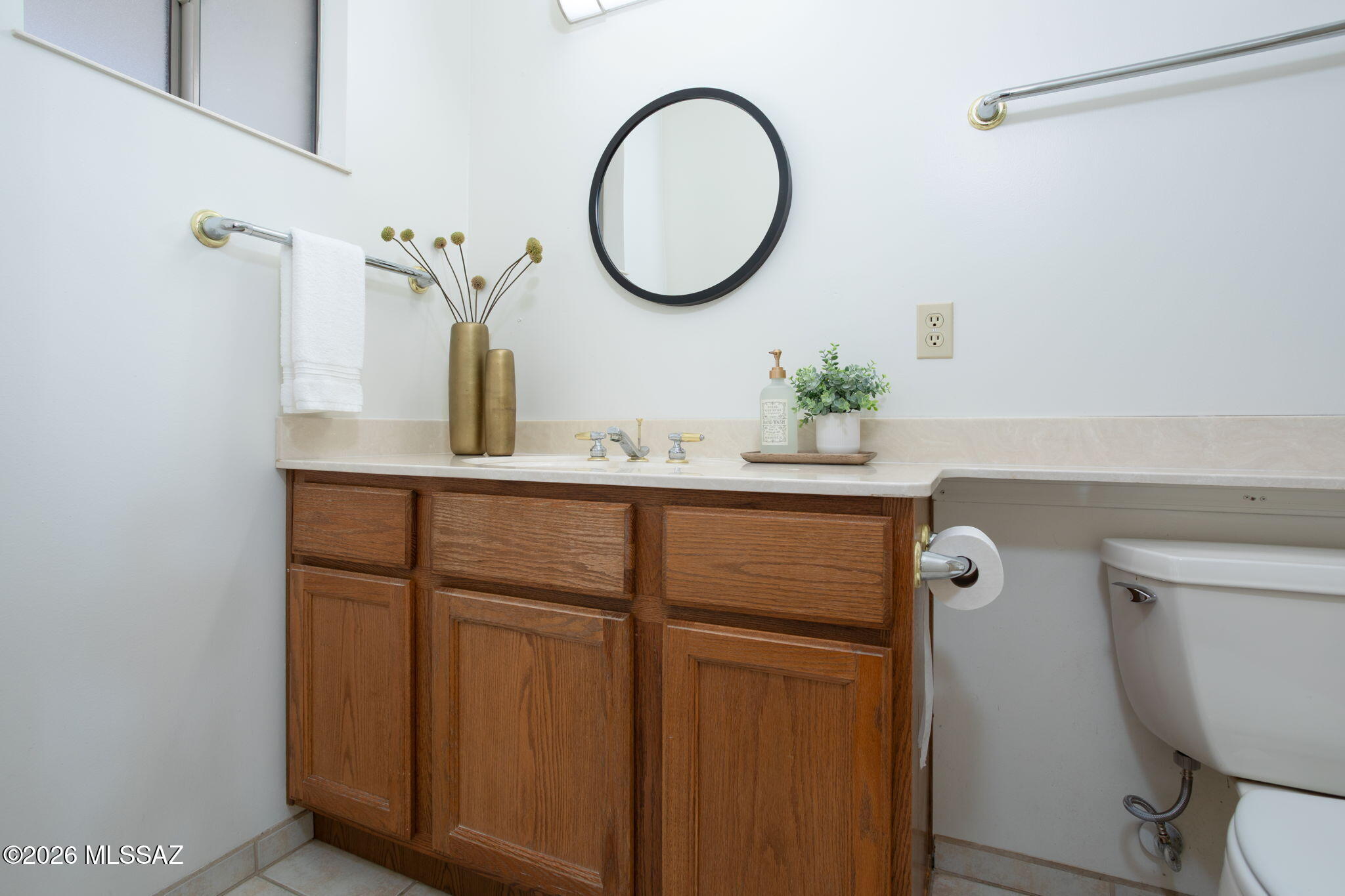 1402 N Camino Miraflores
