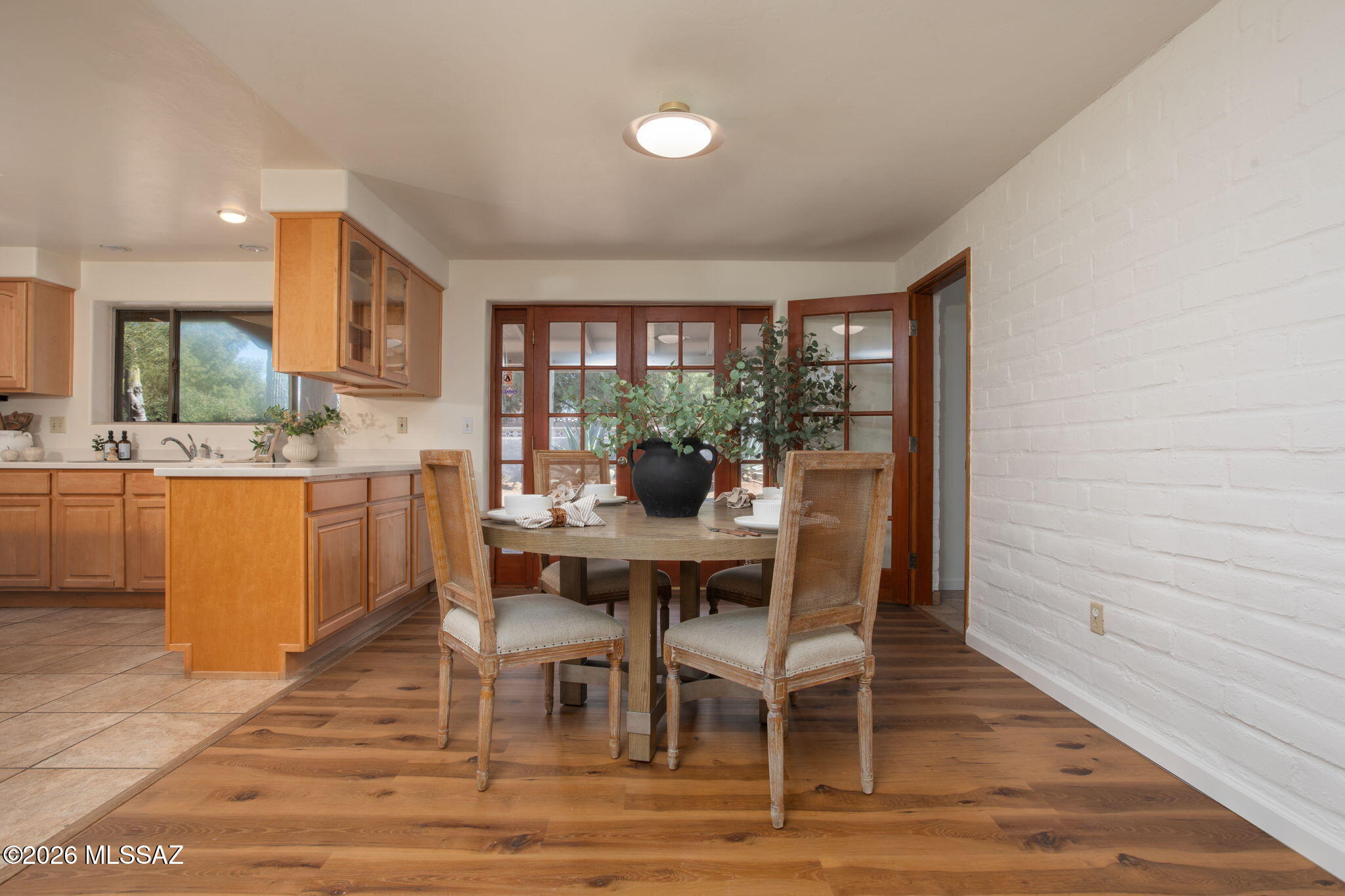 1402 N Camino Miraflores