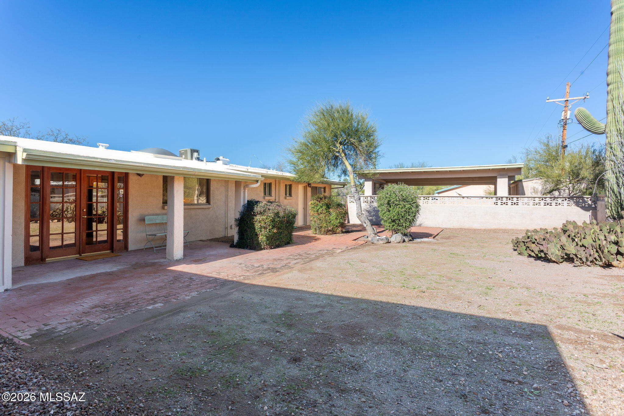 1402 N Camino Miraflores