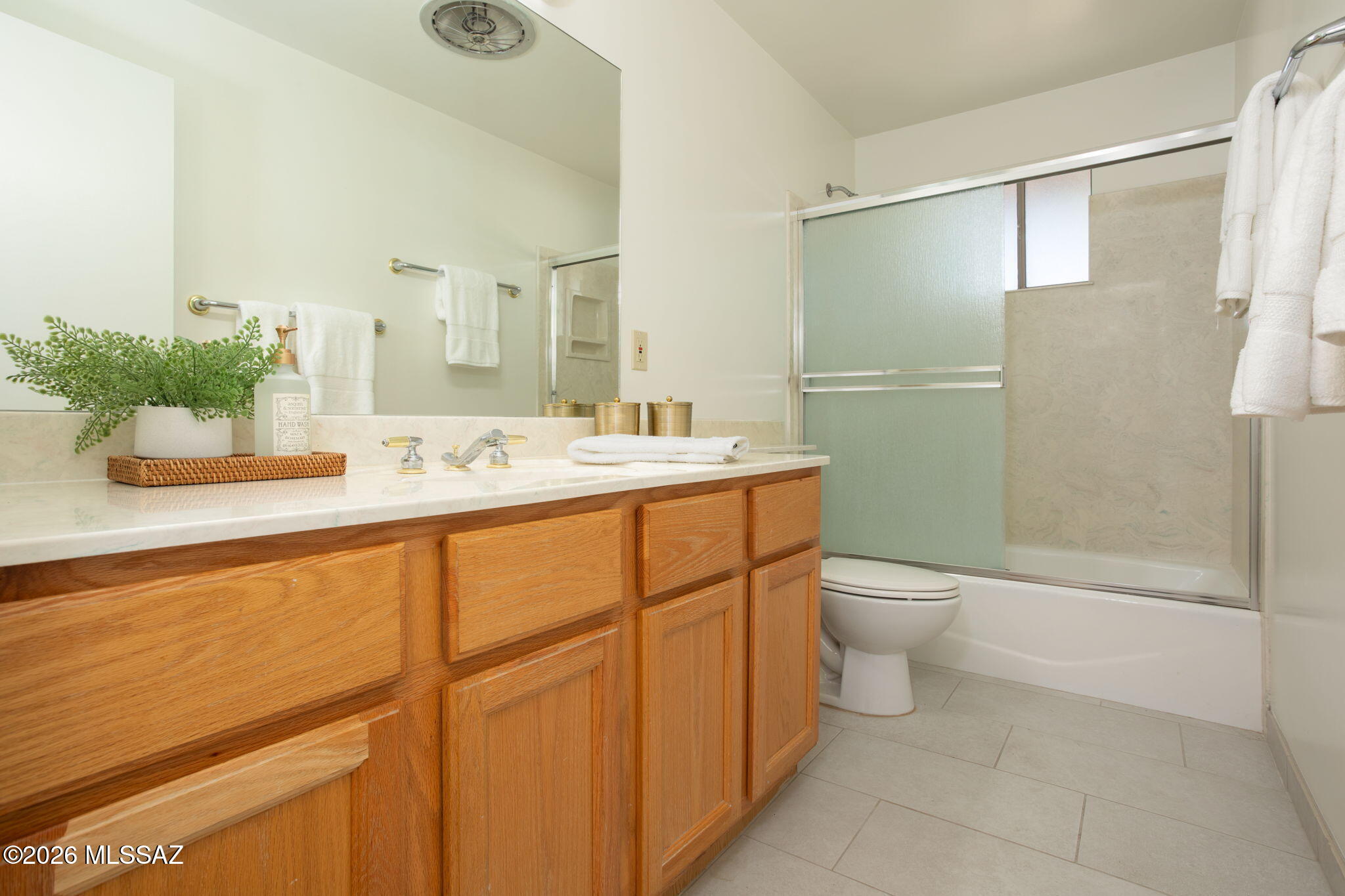 1402 N Camino Miraflores