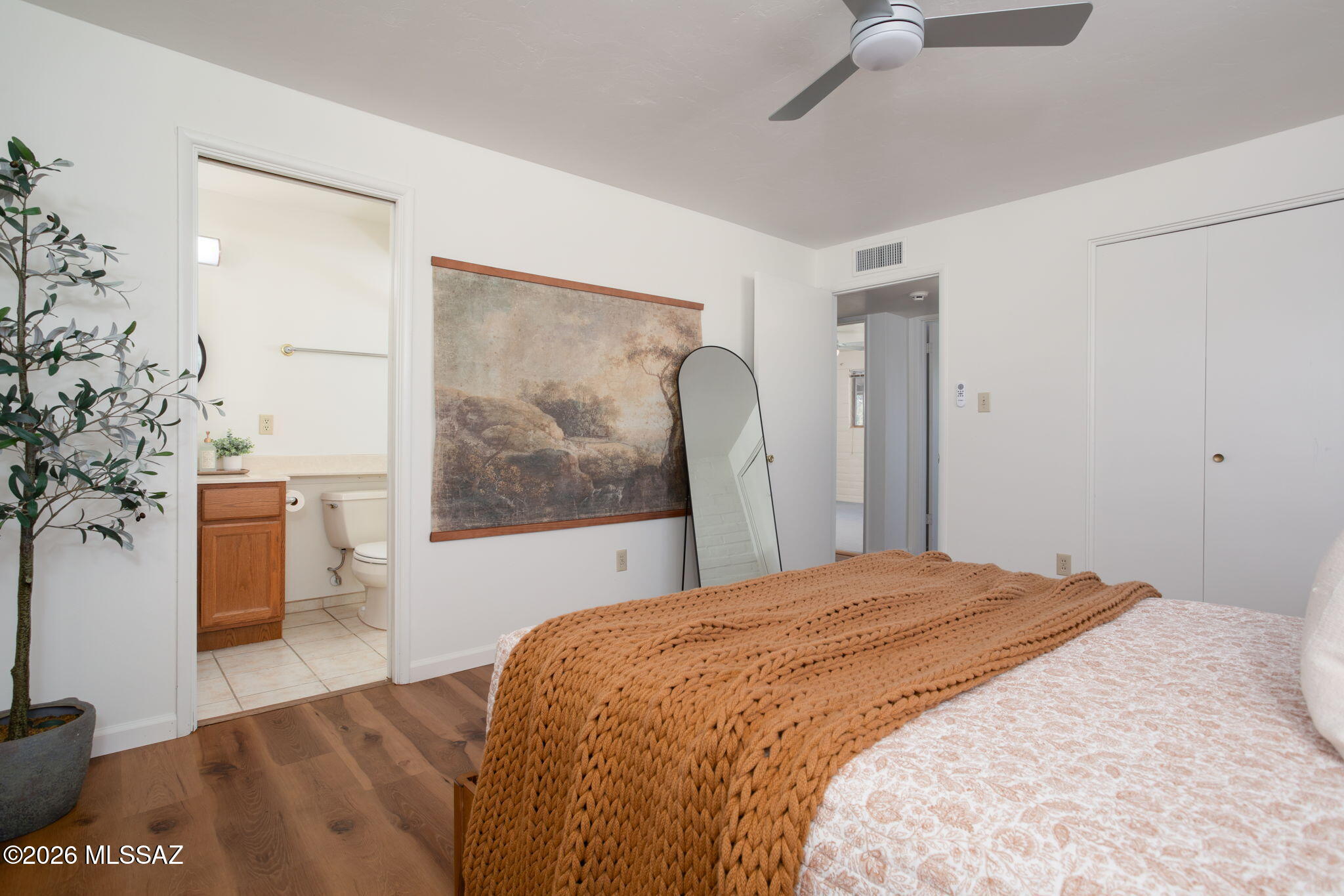 1402 N Camino Miraflores