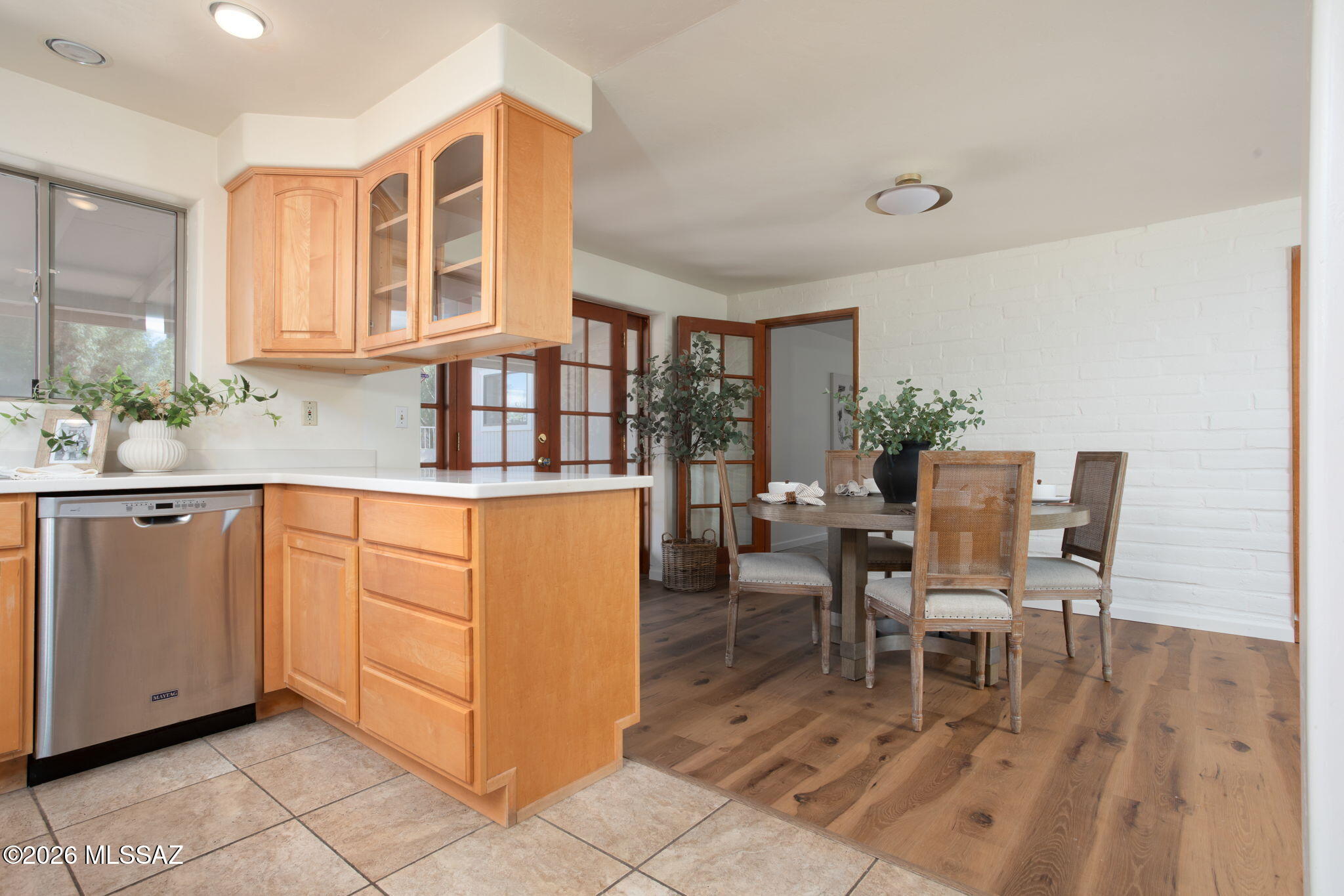 1402 N Camino Miraflores