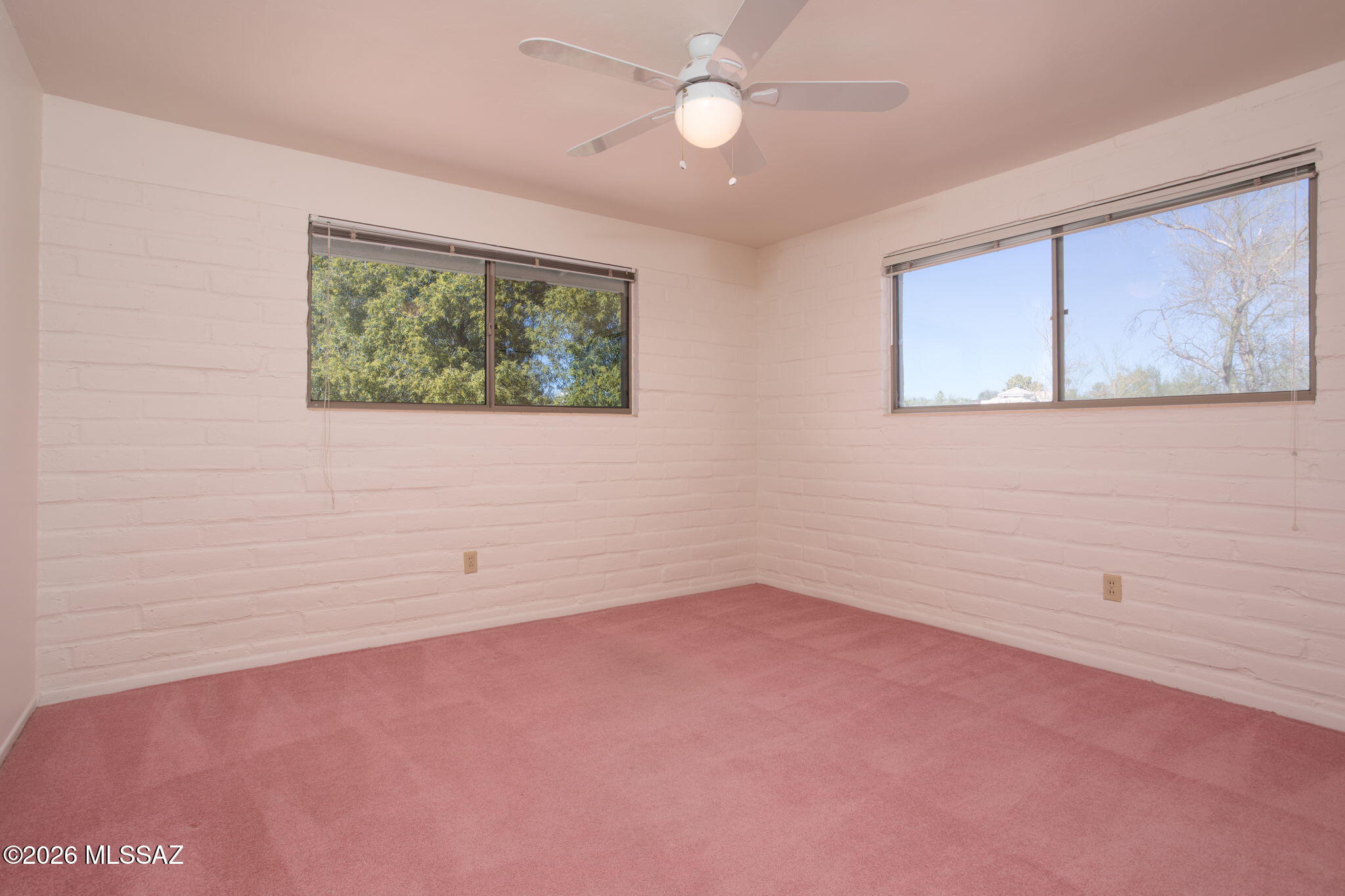 1402 N Camino Miraflores