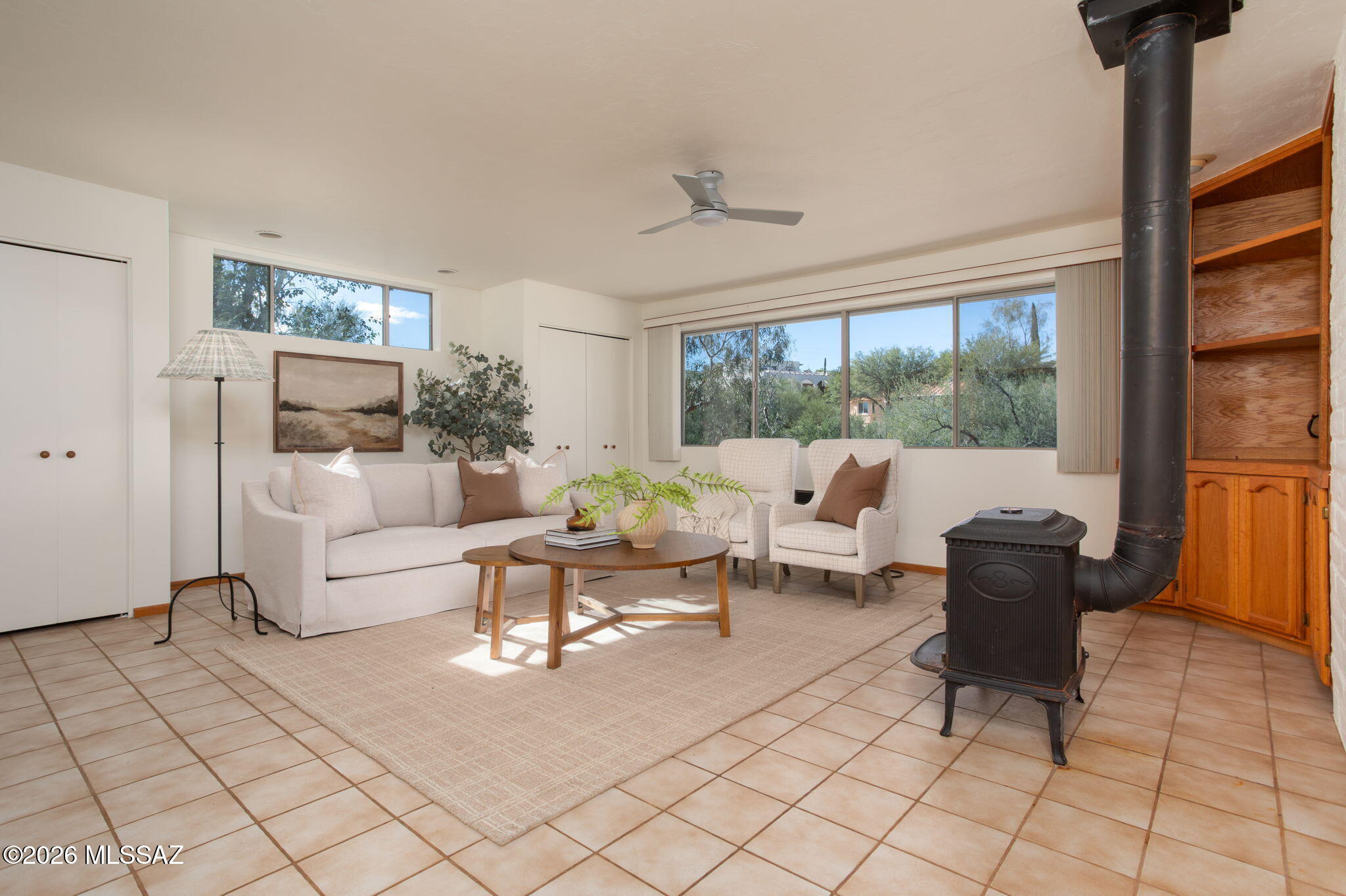 1402 N Camino Miraflores