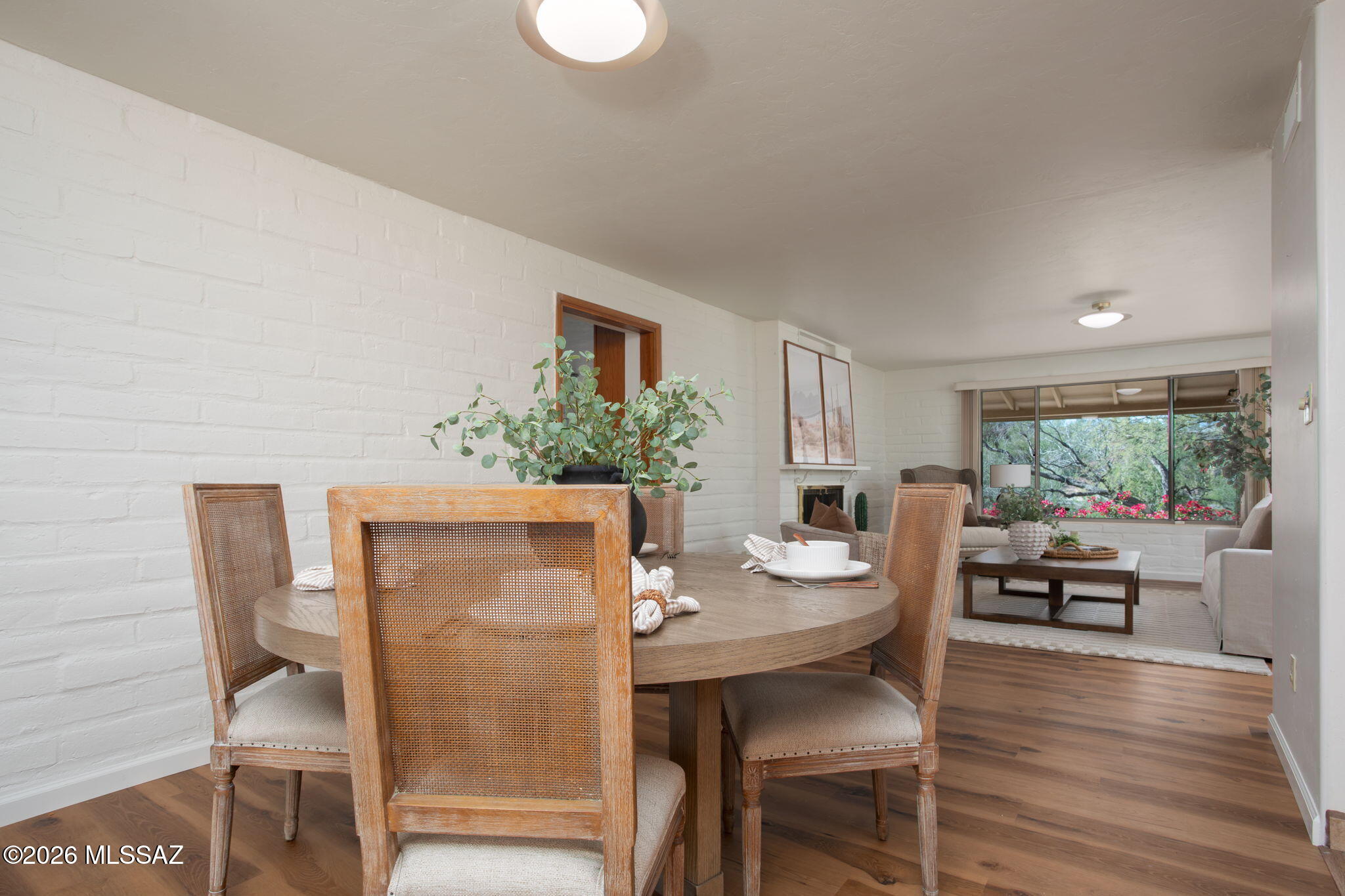 1402 N Camino Miraflores