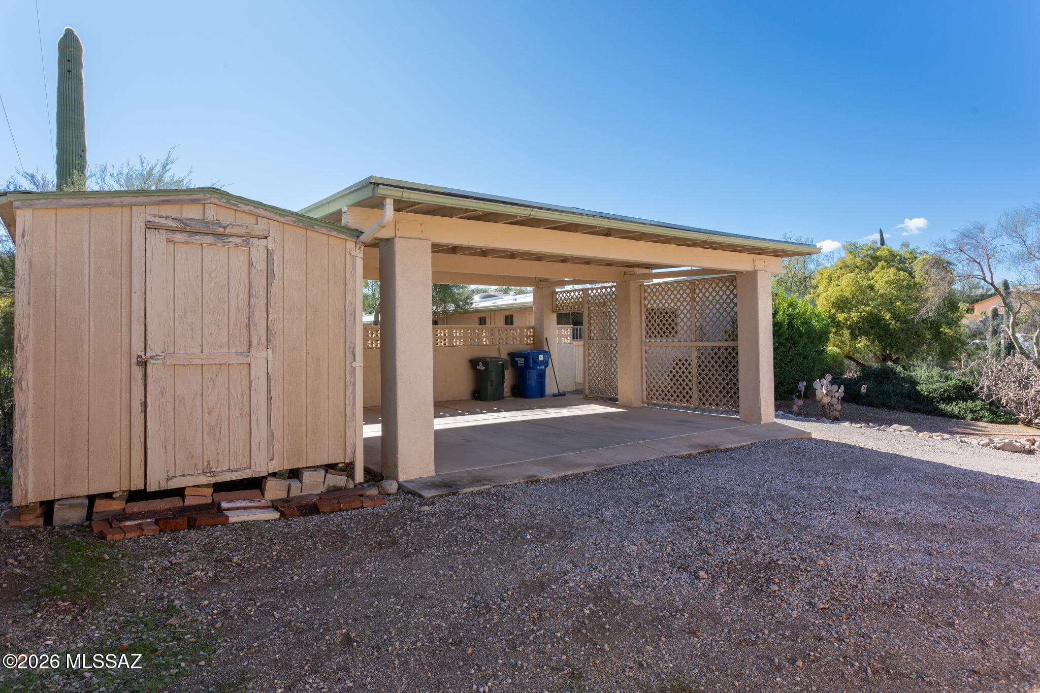 1402 N Camino Miraflores