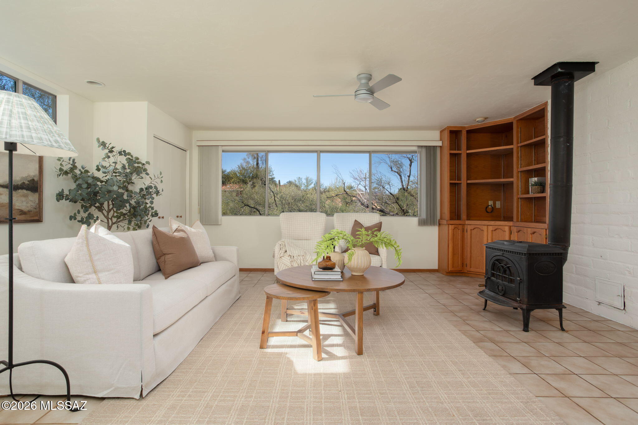 1402 N Camino Miraflores
