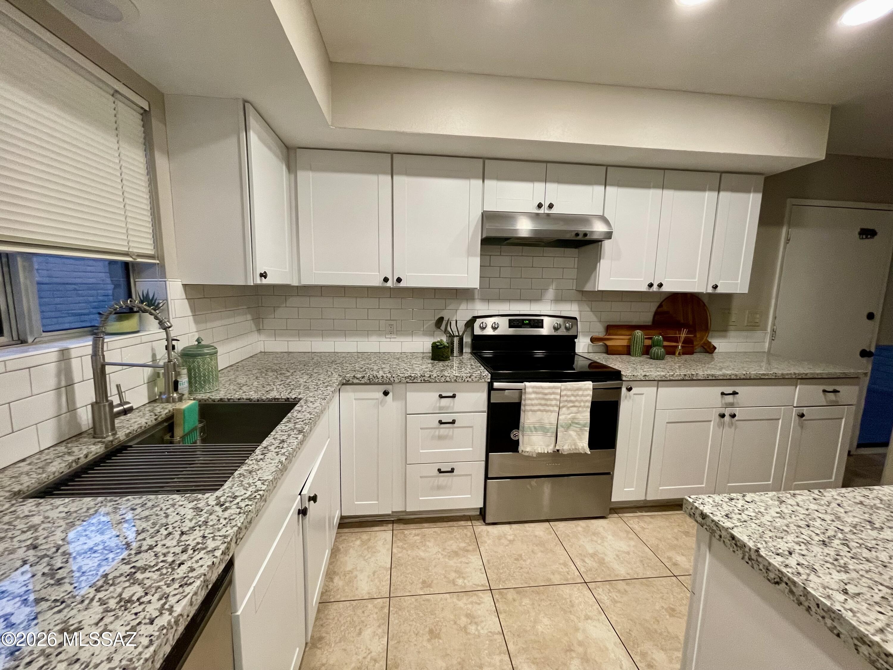 2434 N Shade Tree Circle