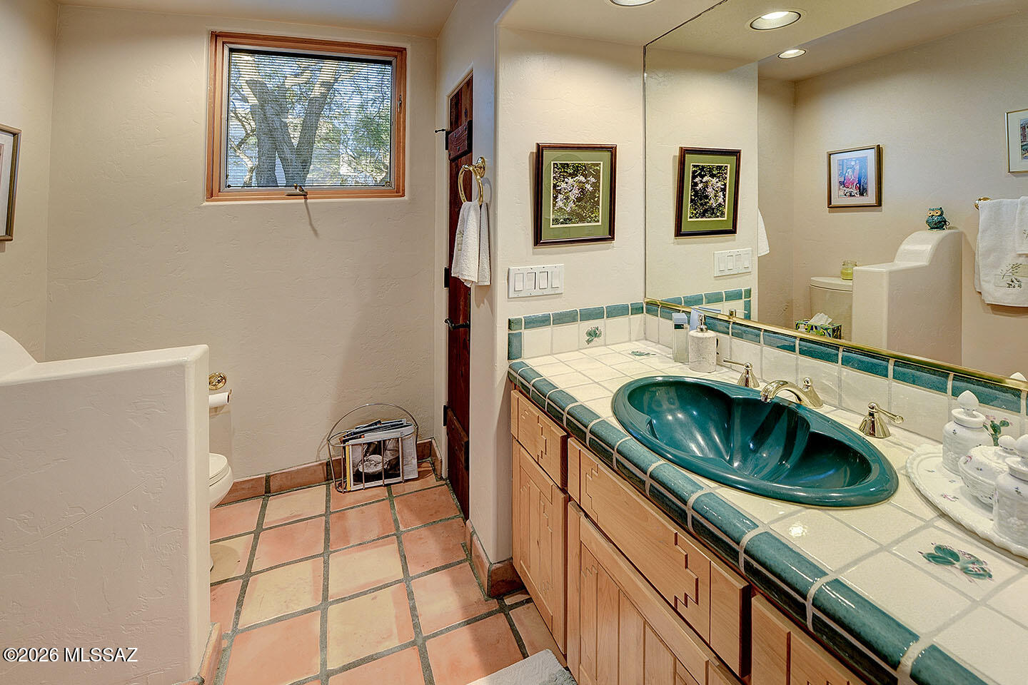 6080 N Paseo Valdear