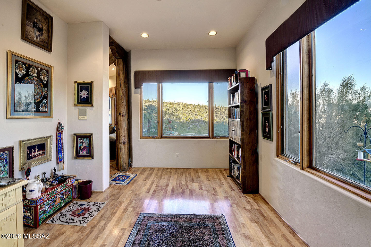 6080 N Paseo Valdear