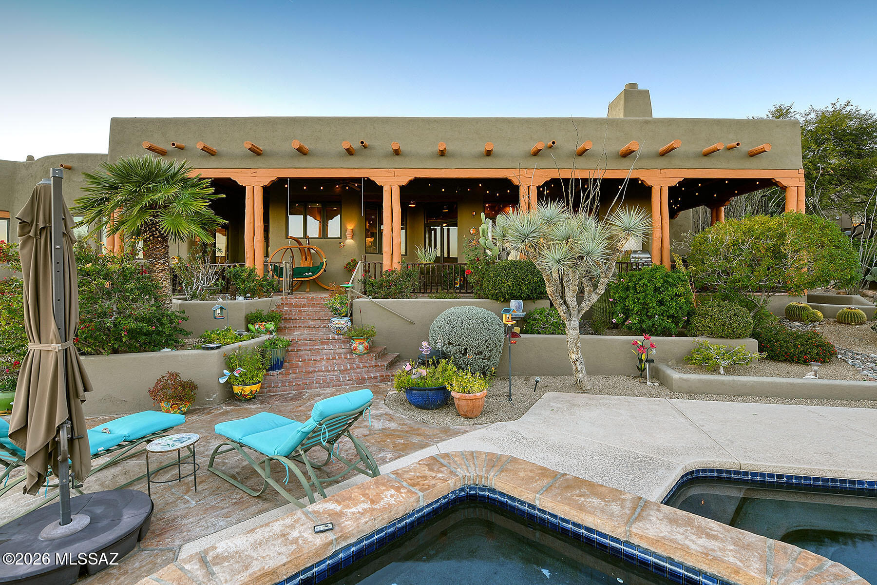 6080 N Paseo Valdear