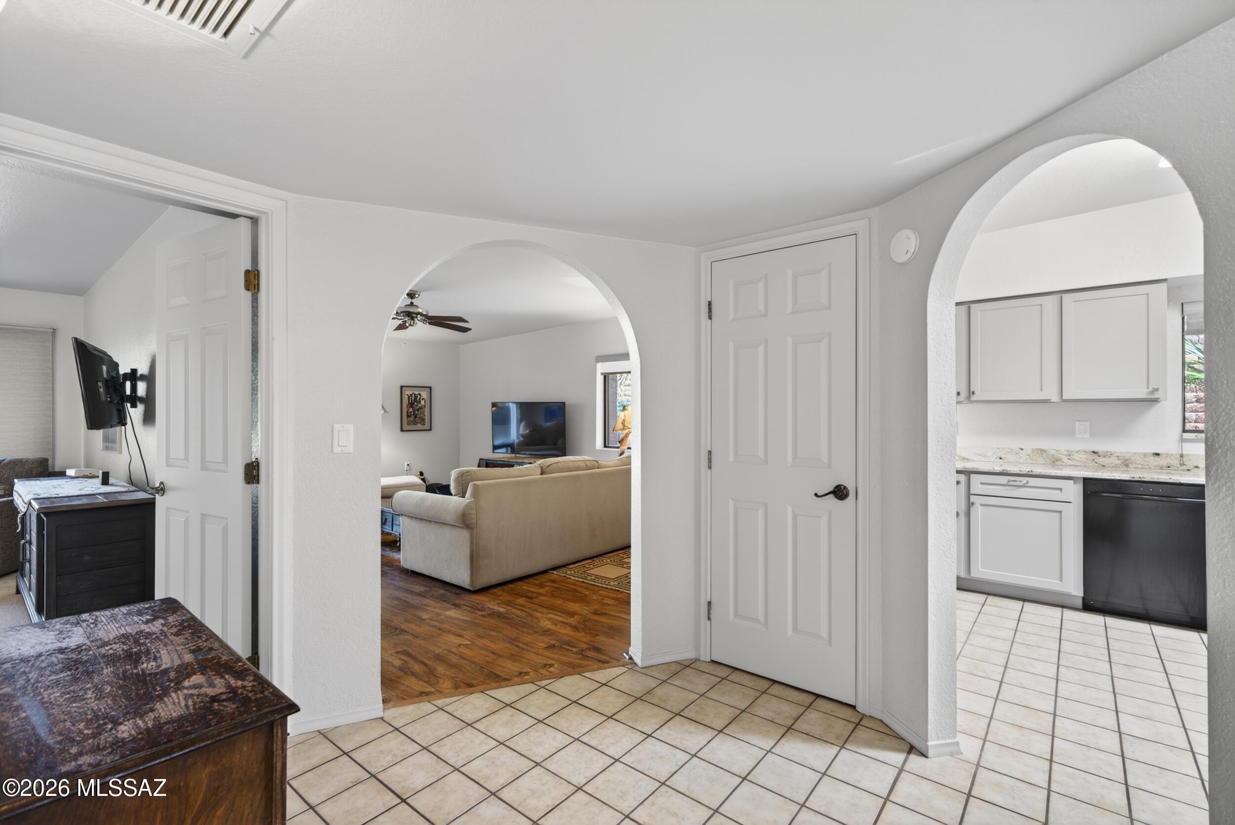 8641 N Candlewood Loop