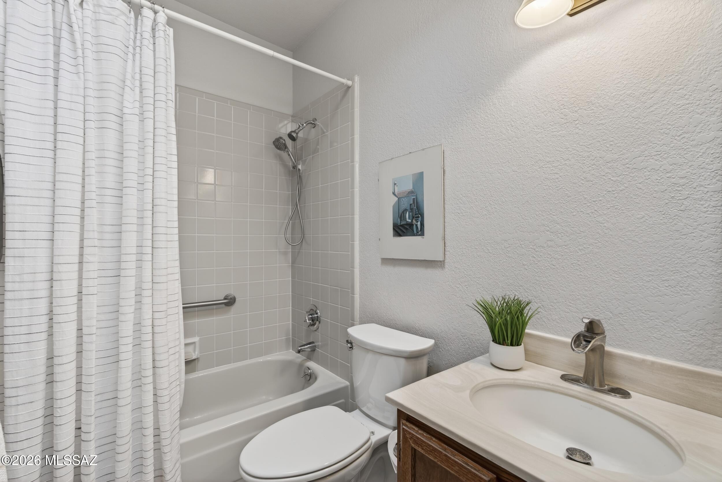 8641 N Candlewood Loop