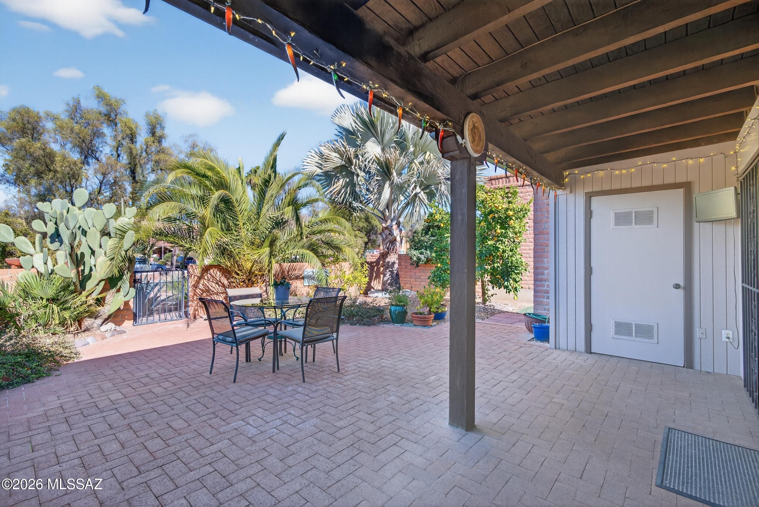 8641 N Candlewood Loop