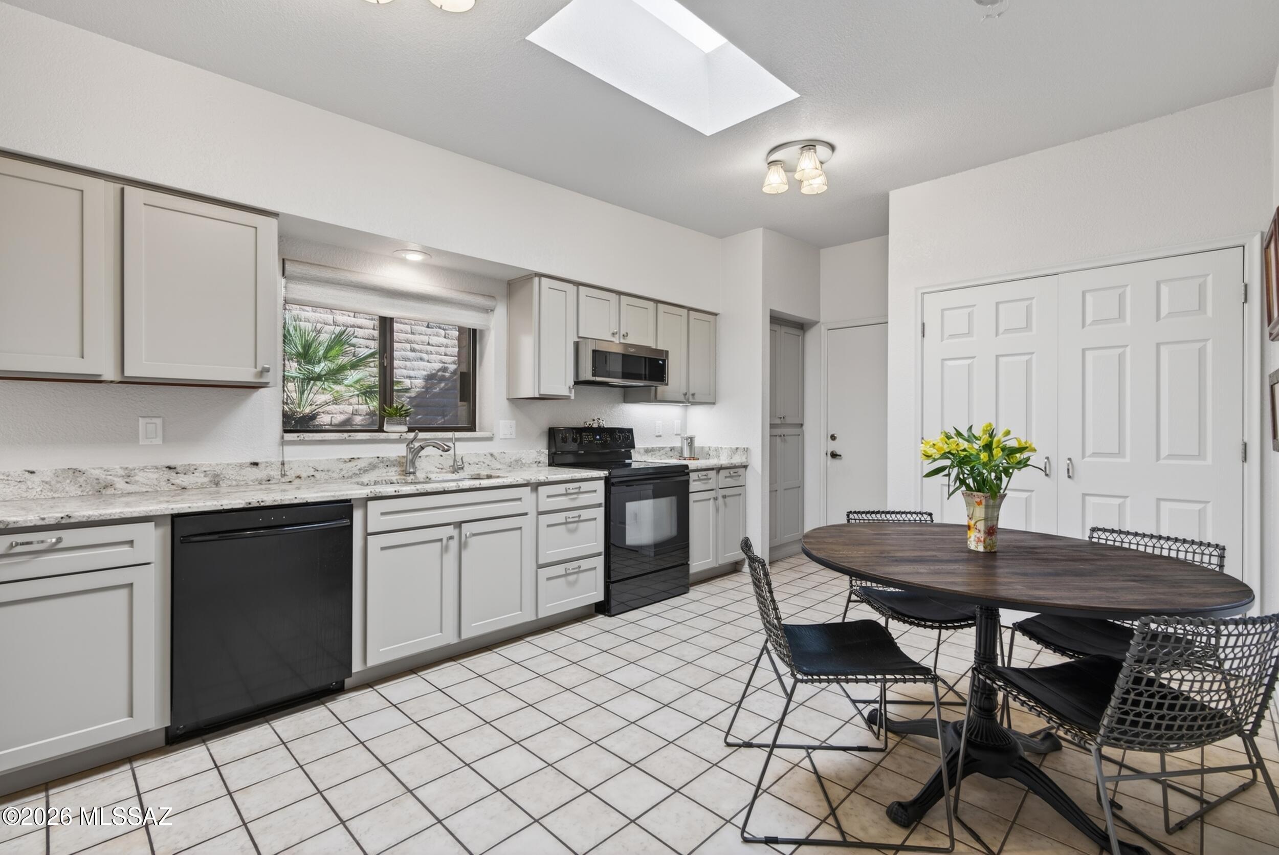 8641 N Candlewood Loop