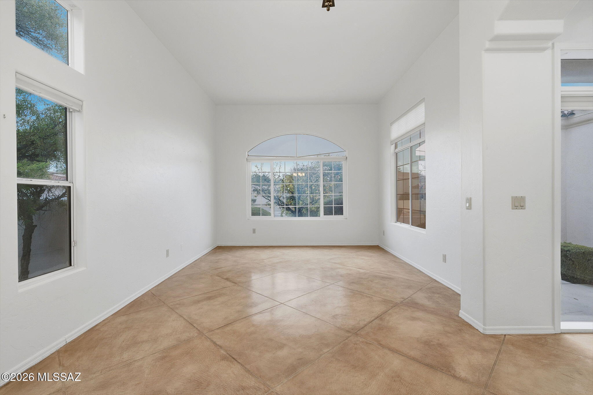 405 E Potters Wheel Court