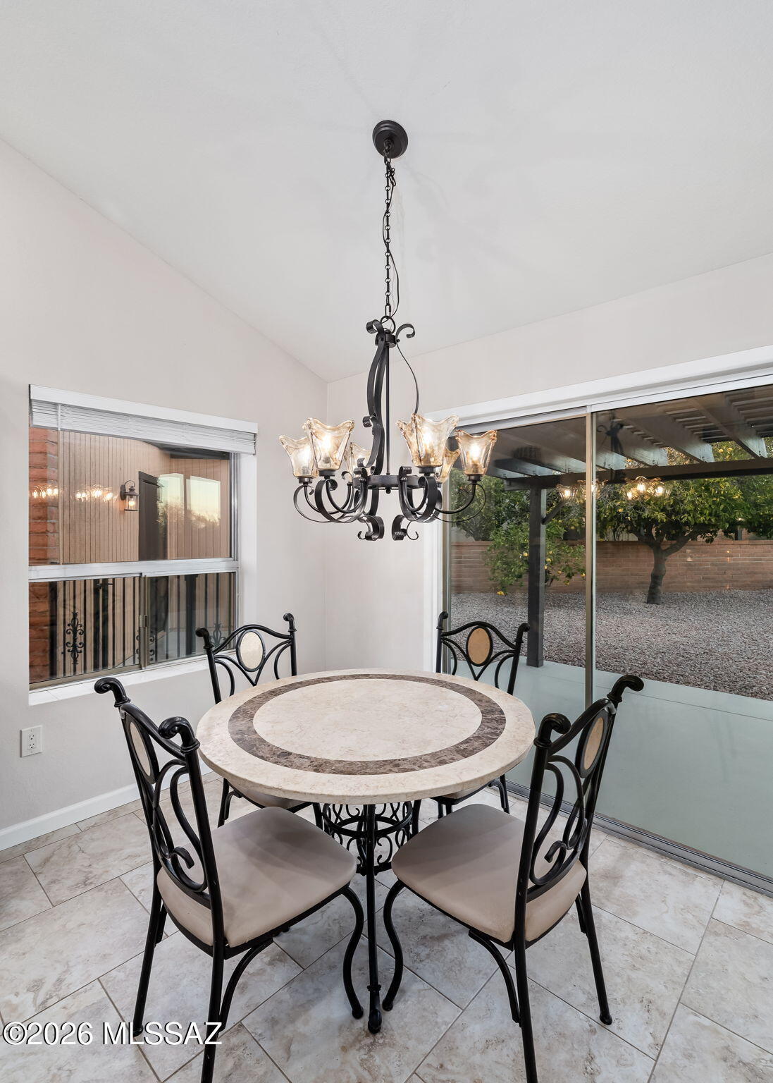 2742 S Via Del Bac