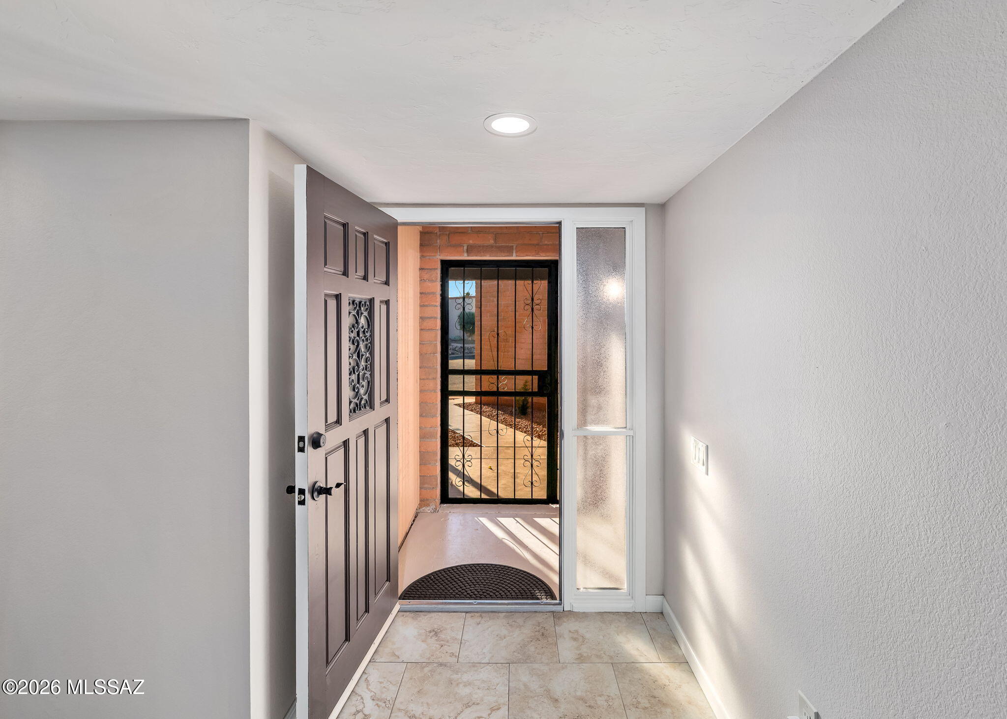 2742 S Via Del Bac