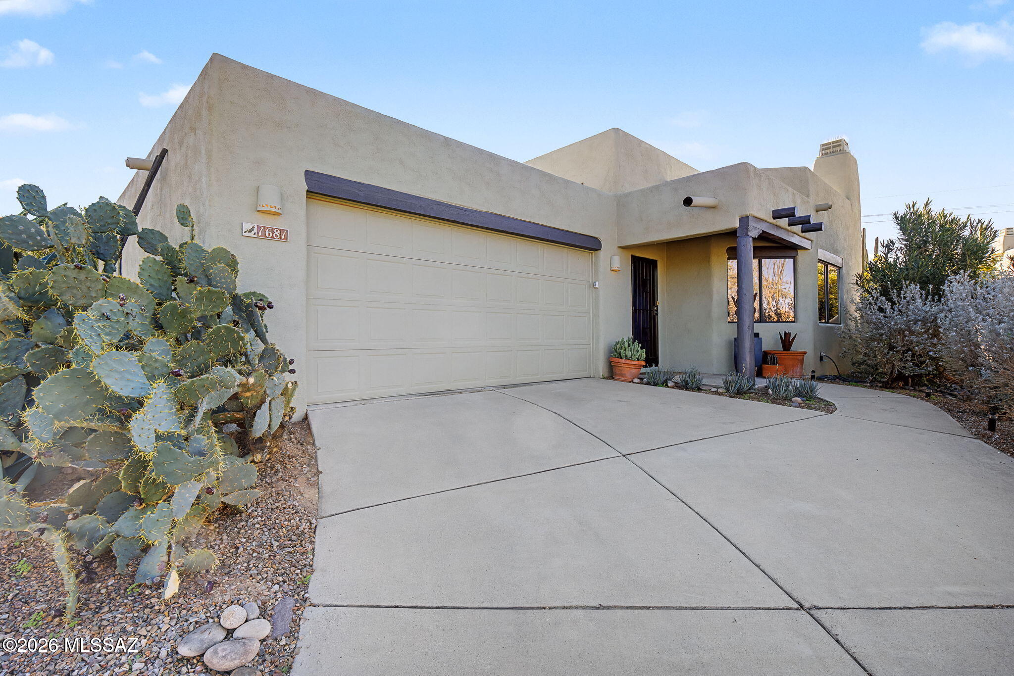 1681 W Chimayo Place