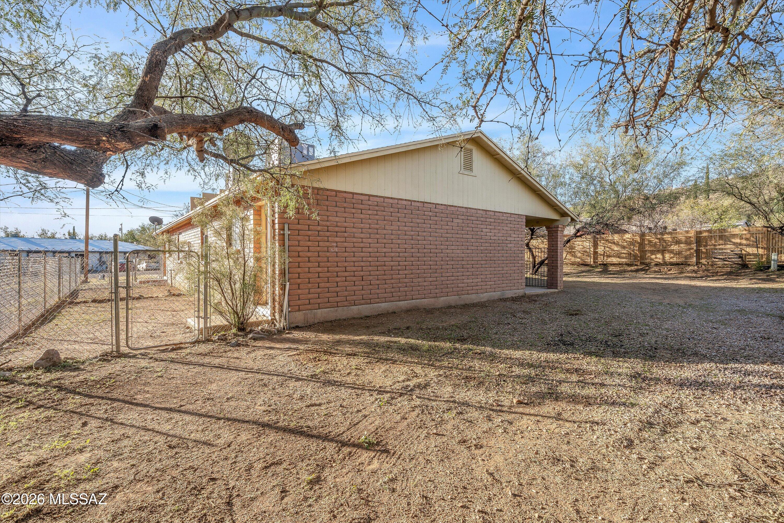 426 Camino del Patio