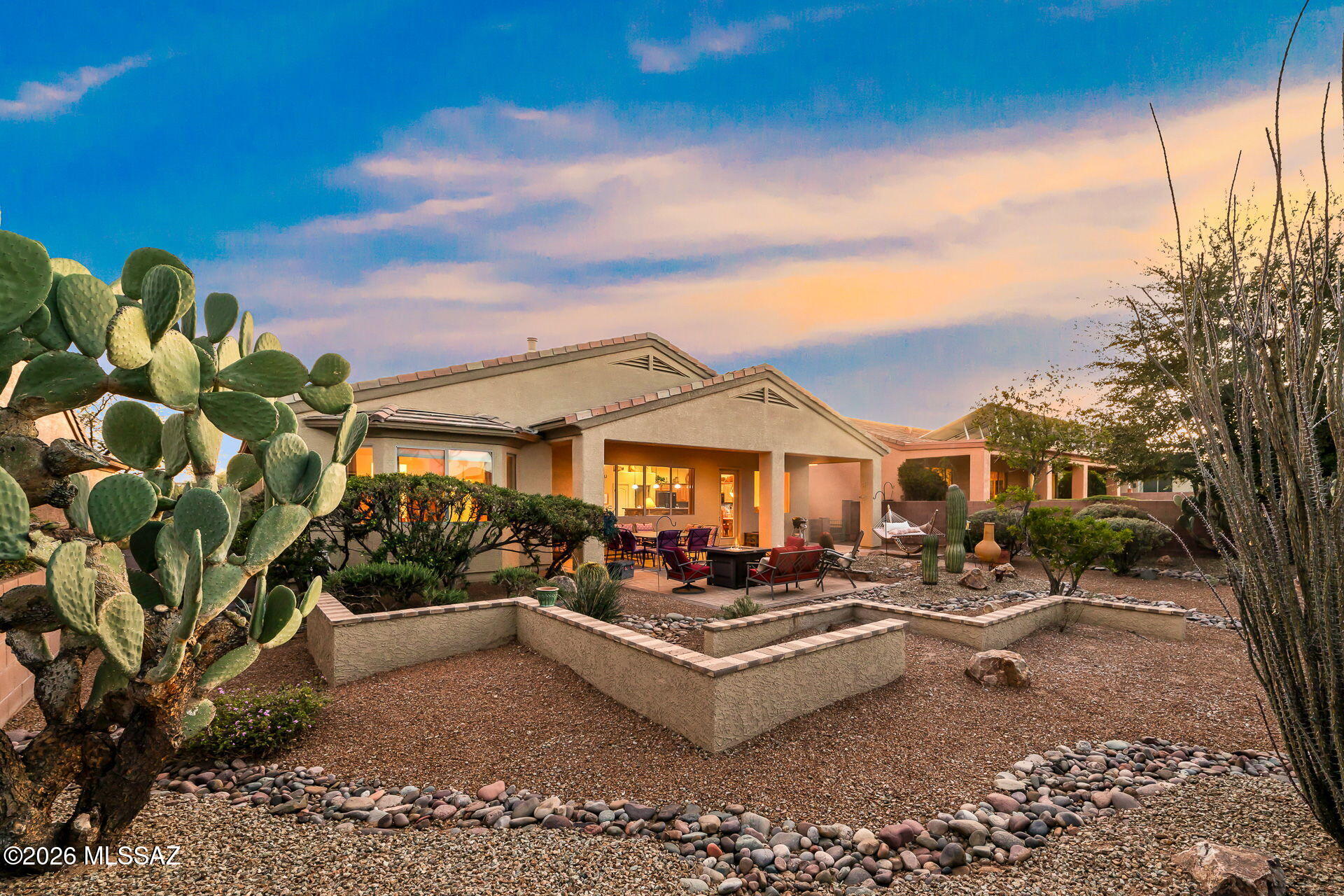 852 W Mountain Stone Drive