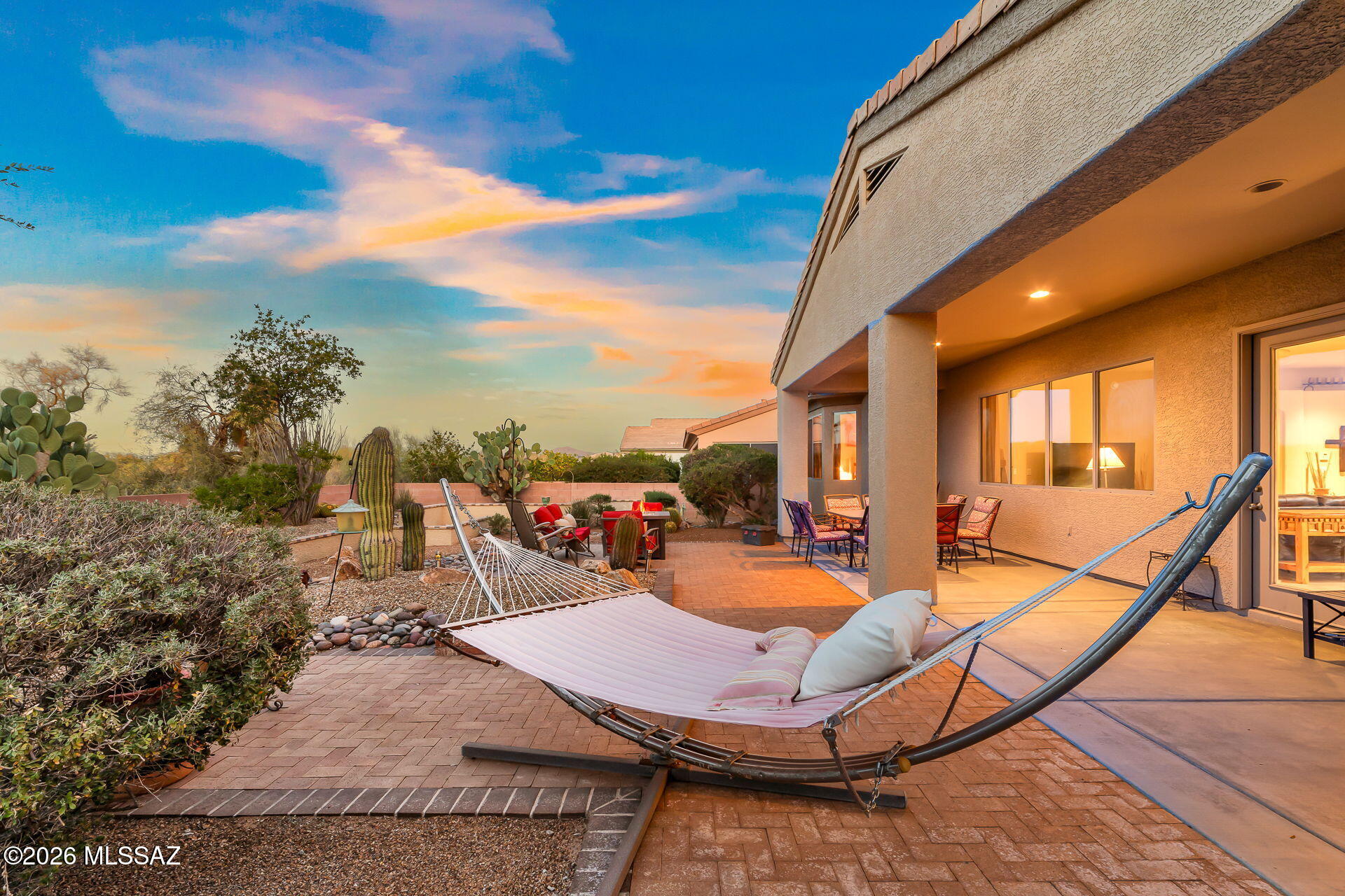 852 W Mountain Stone Drive