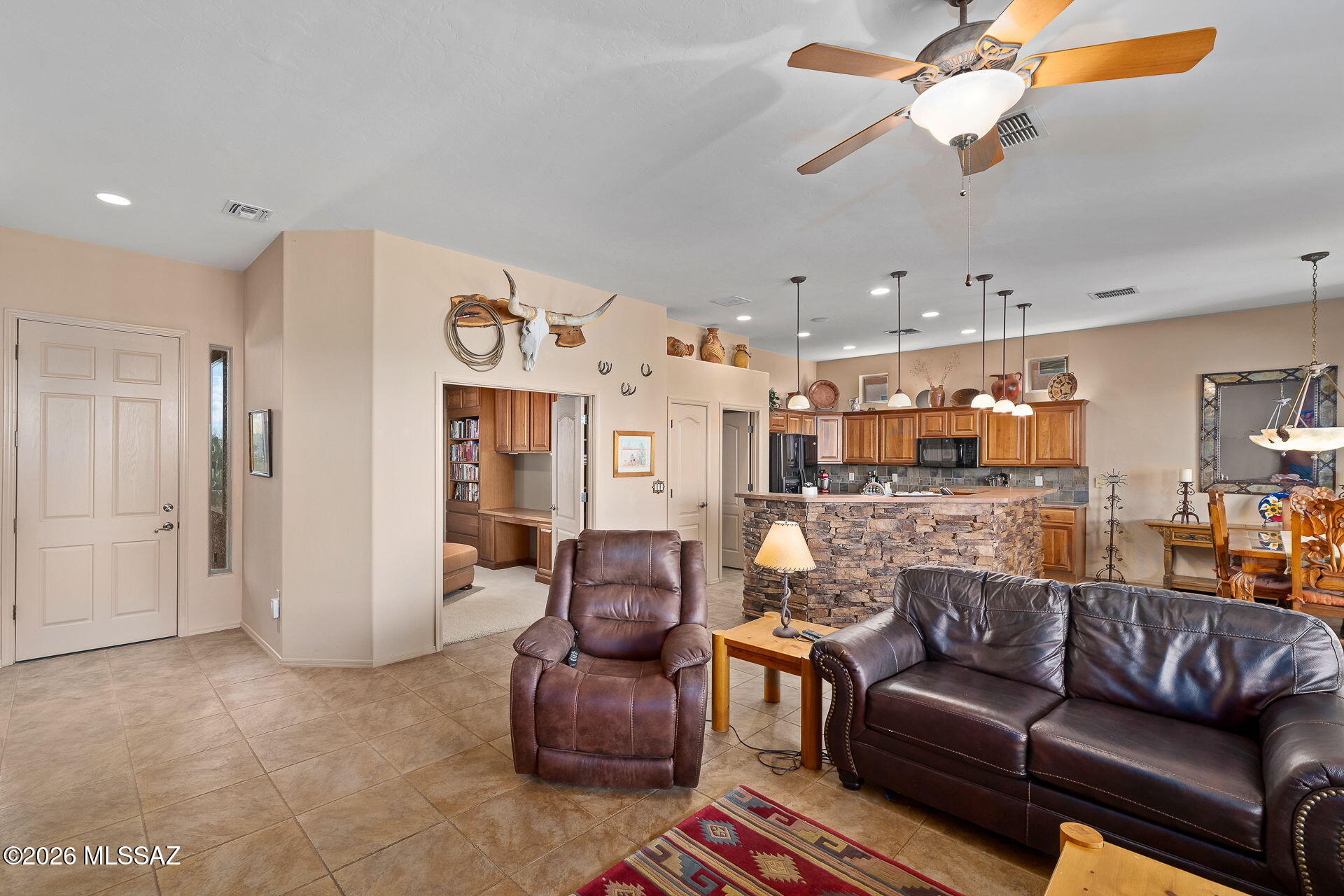 852 W Mountain Stone Drive