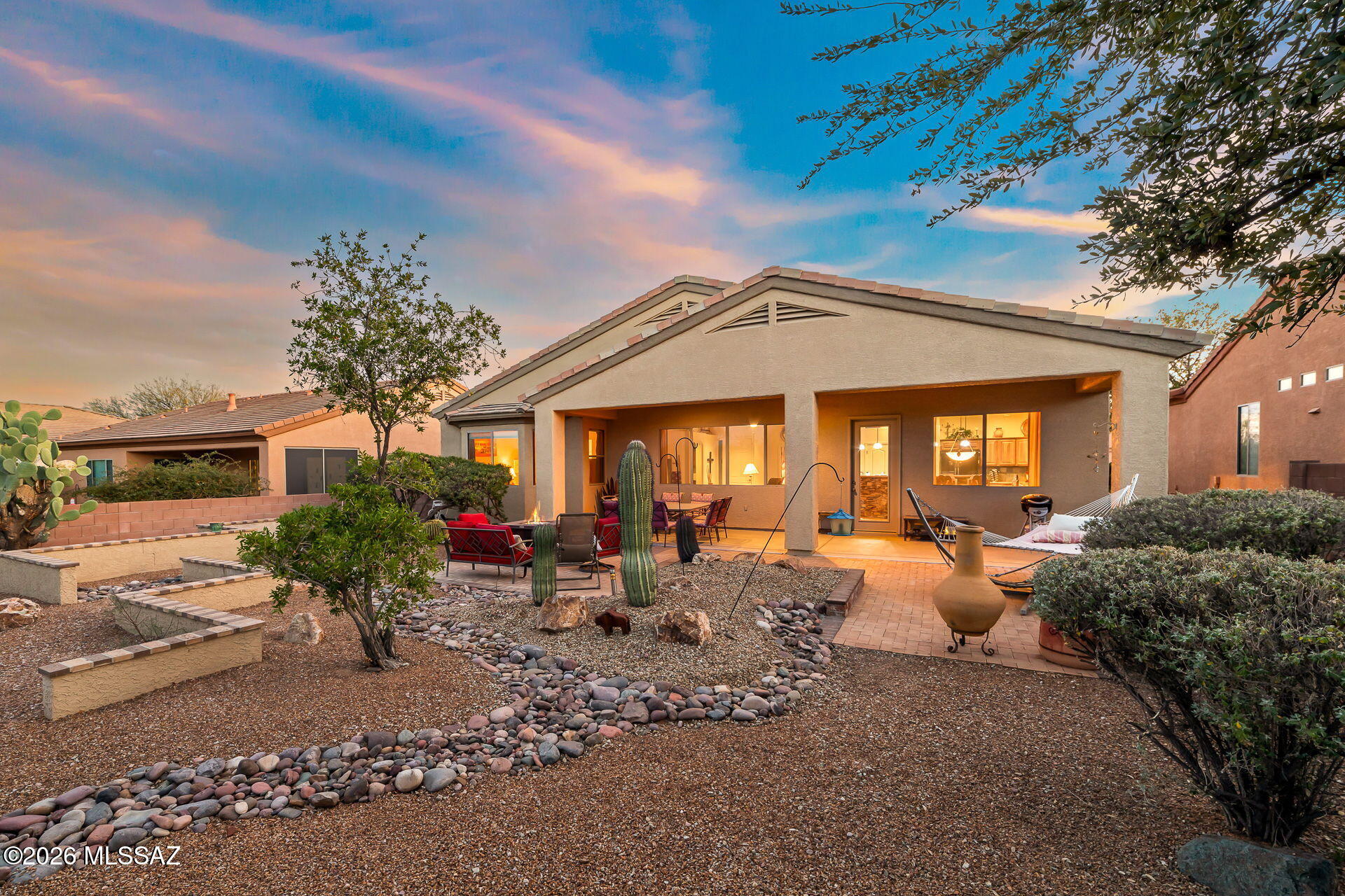 852 W Mountain Stone Drive