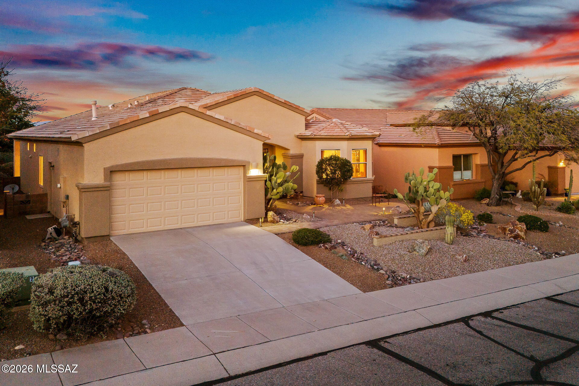 852 W Mountain Stone Drive