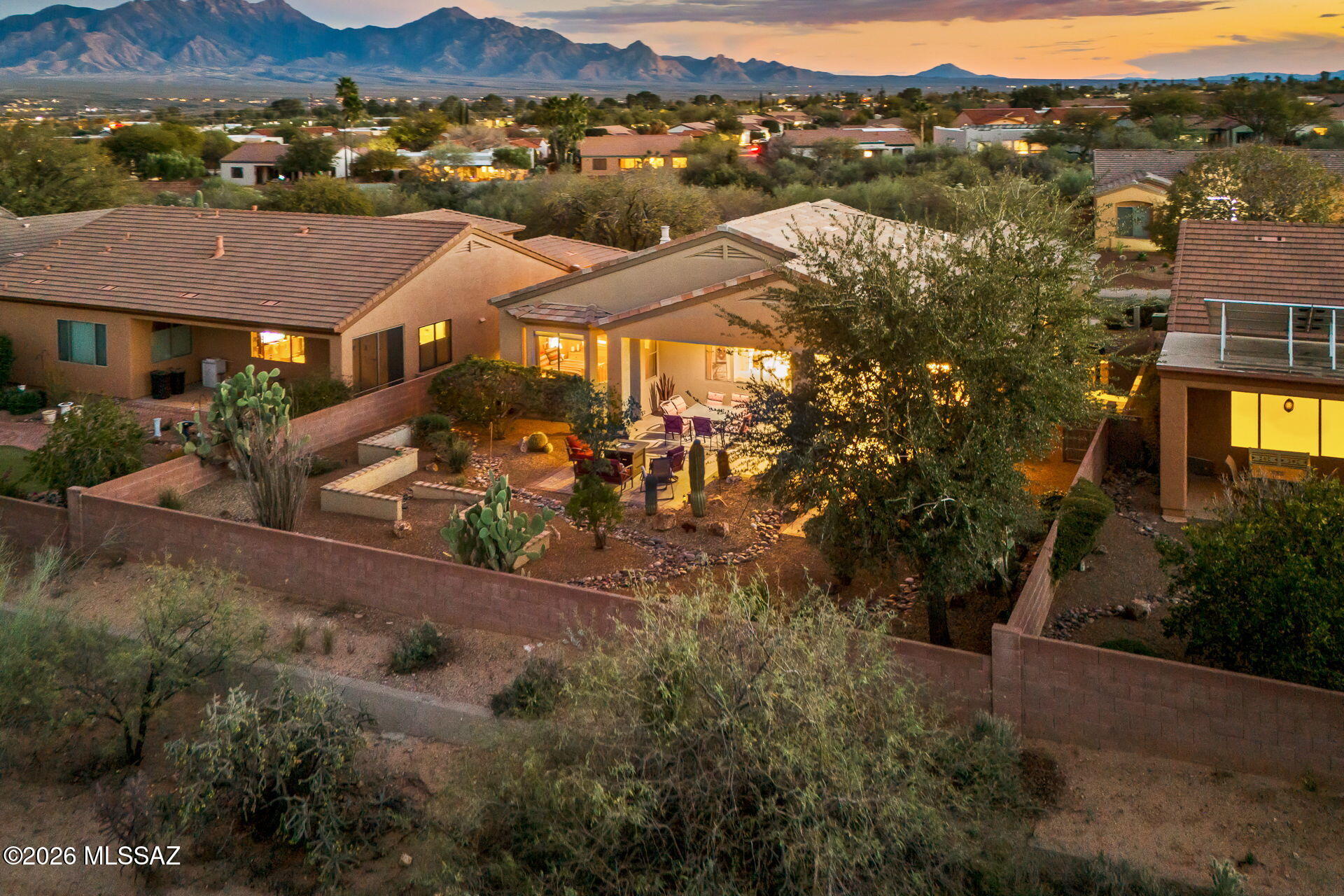 852 W Mountain Stone Drive
