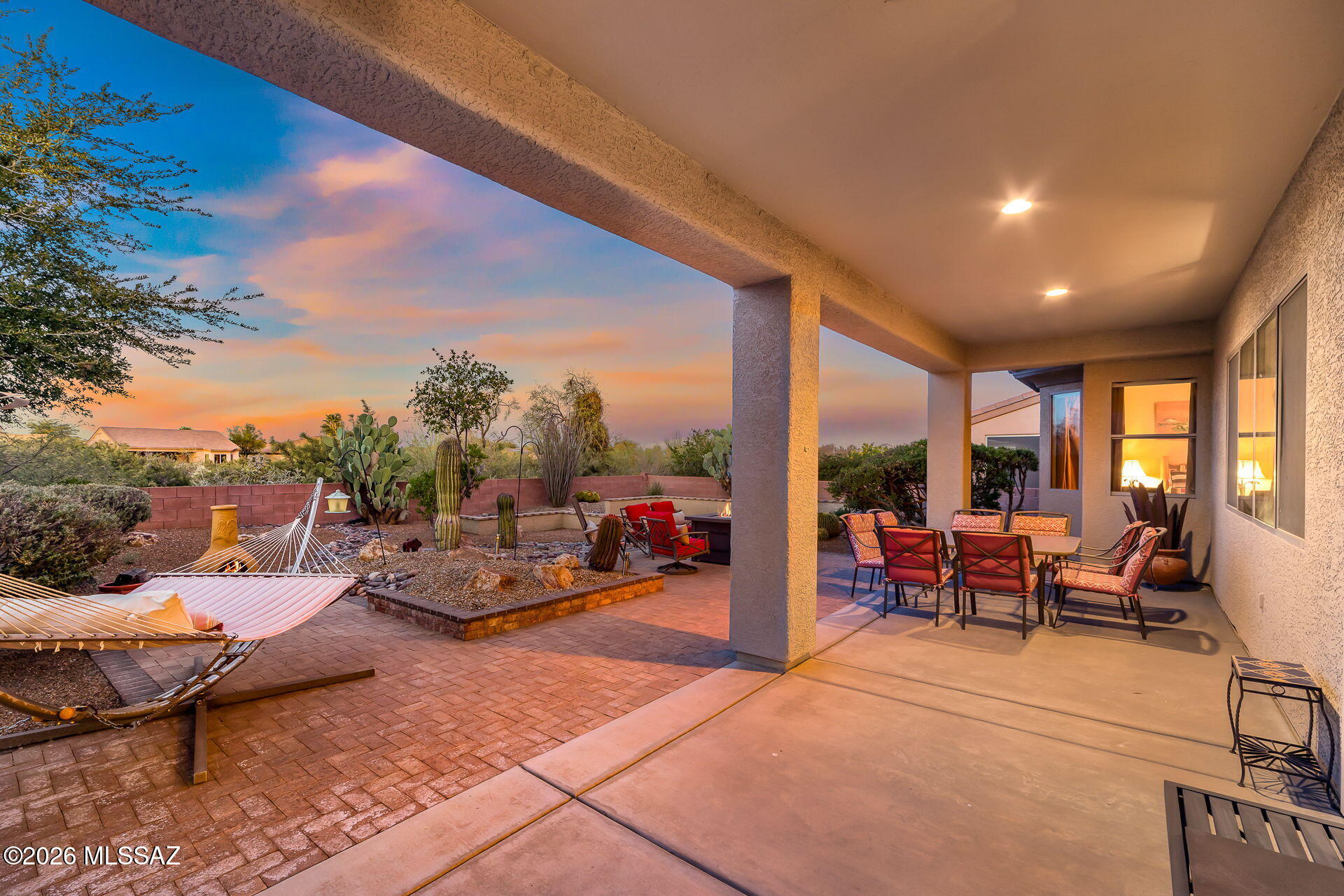852 W Mountain Stone Drive