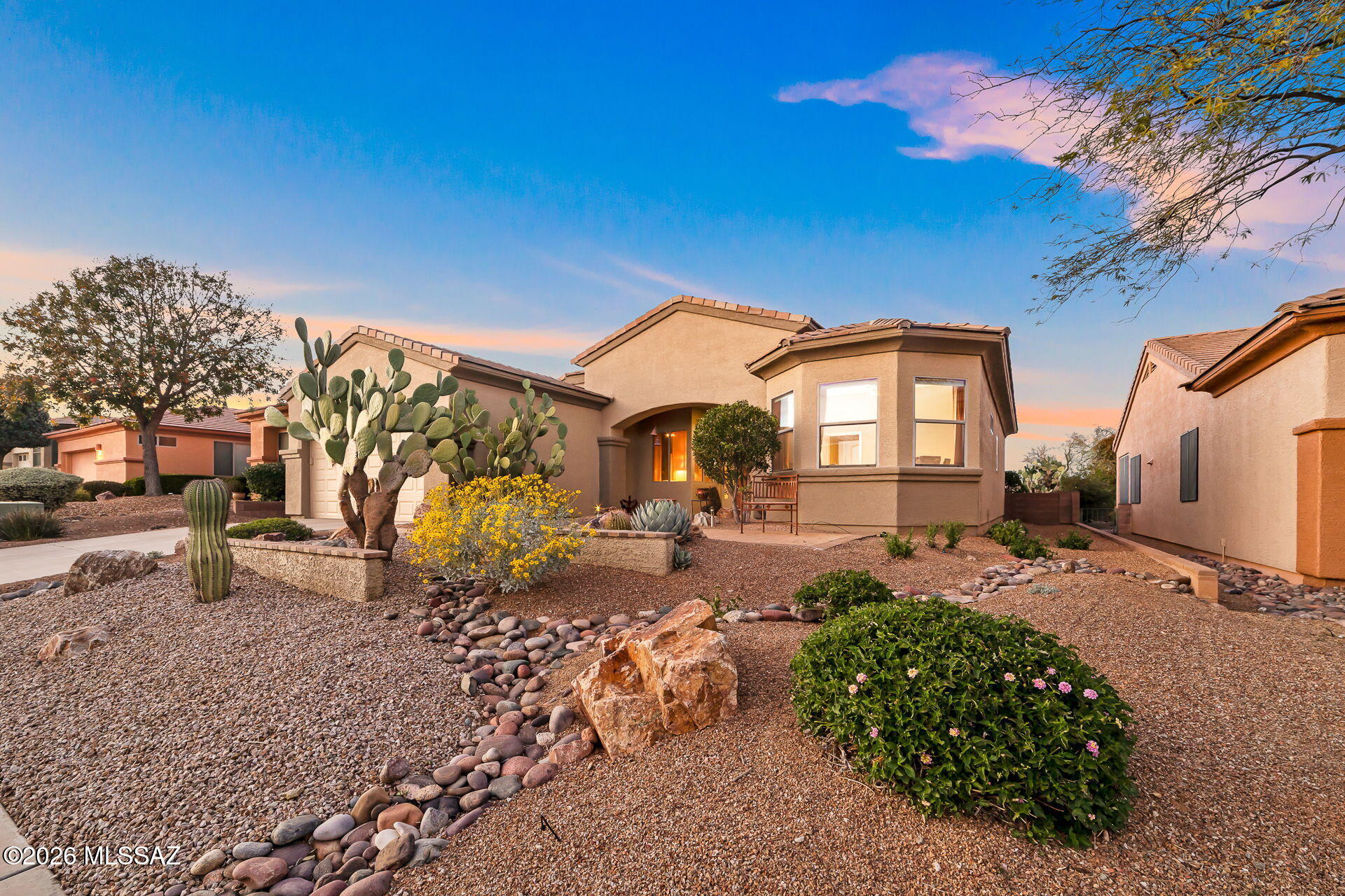 852 W Mountain Stone Drive