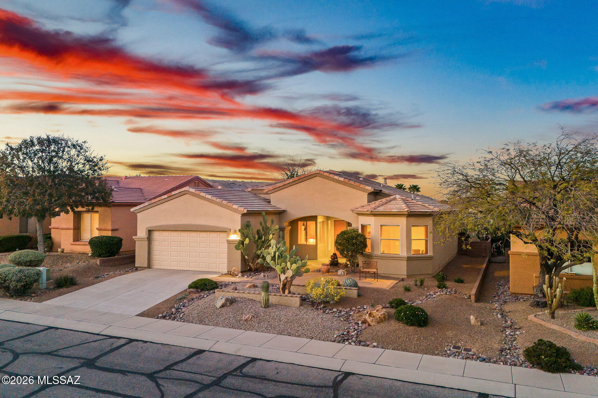 852 W Mountain Stone Drive