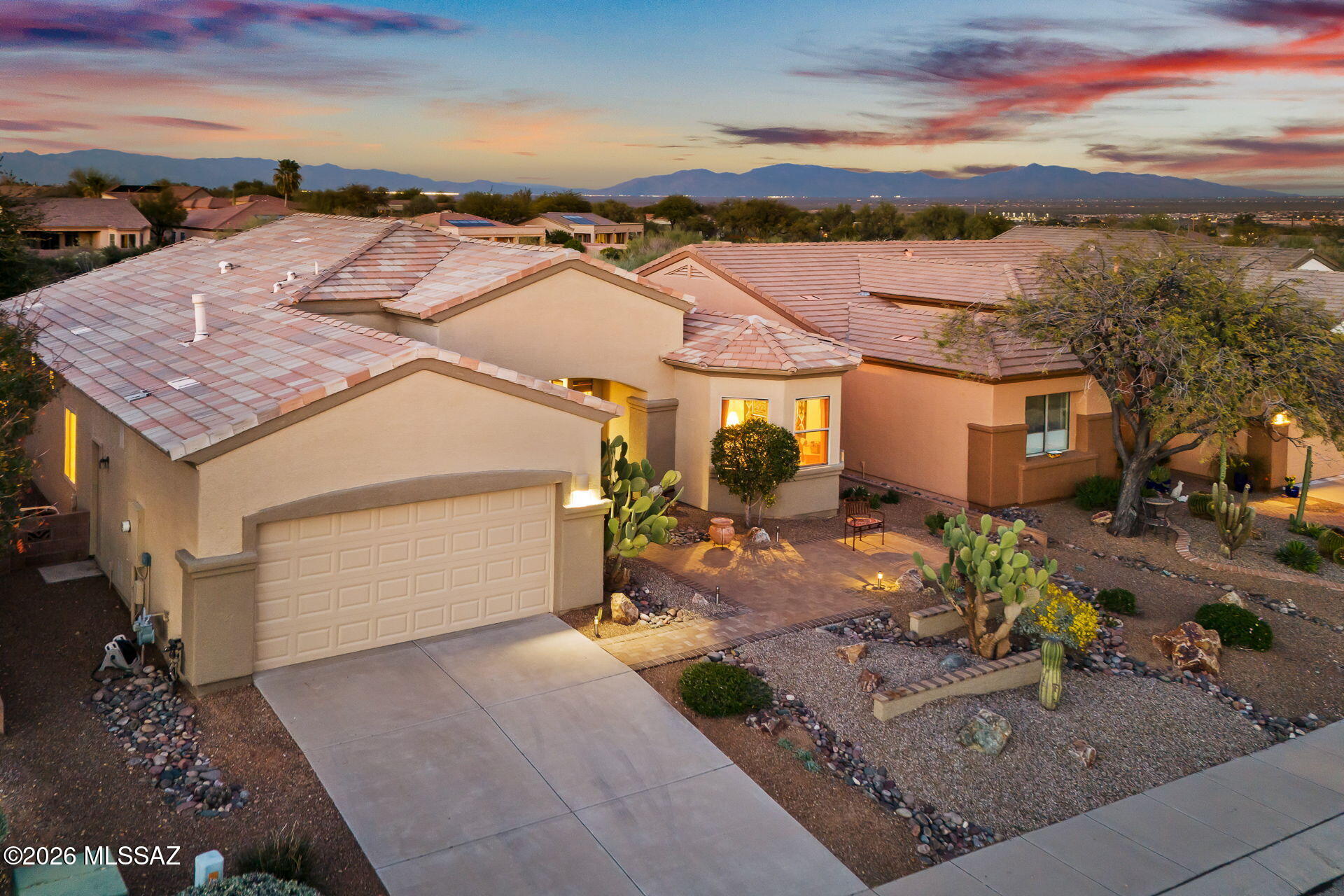 852 W Mountain Stone Drive
