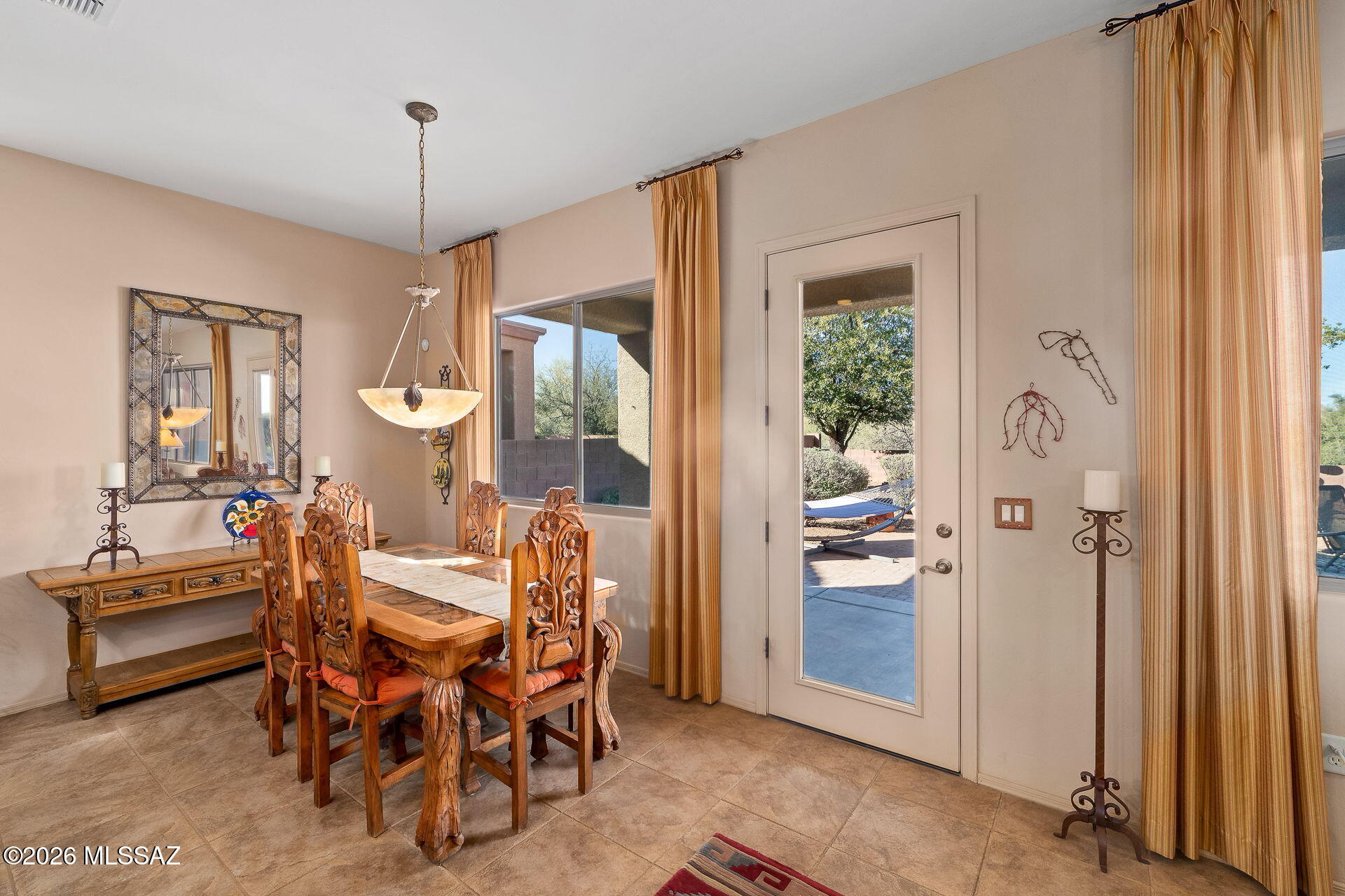 852 W Mountain Stone Drive