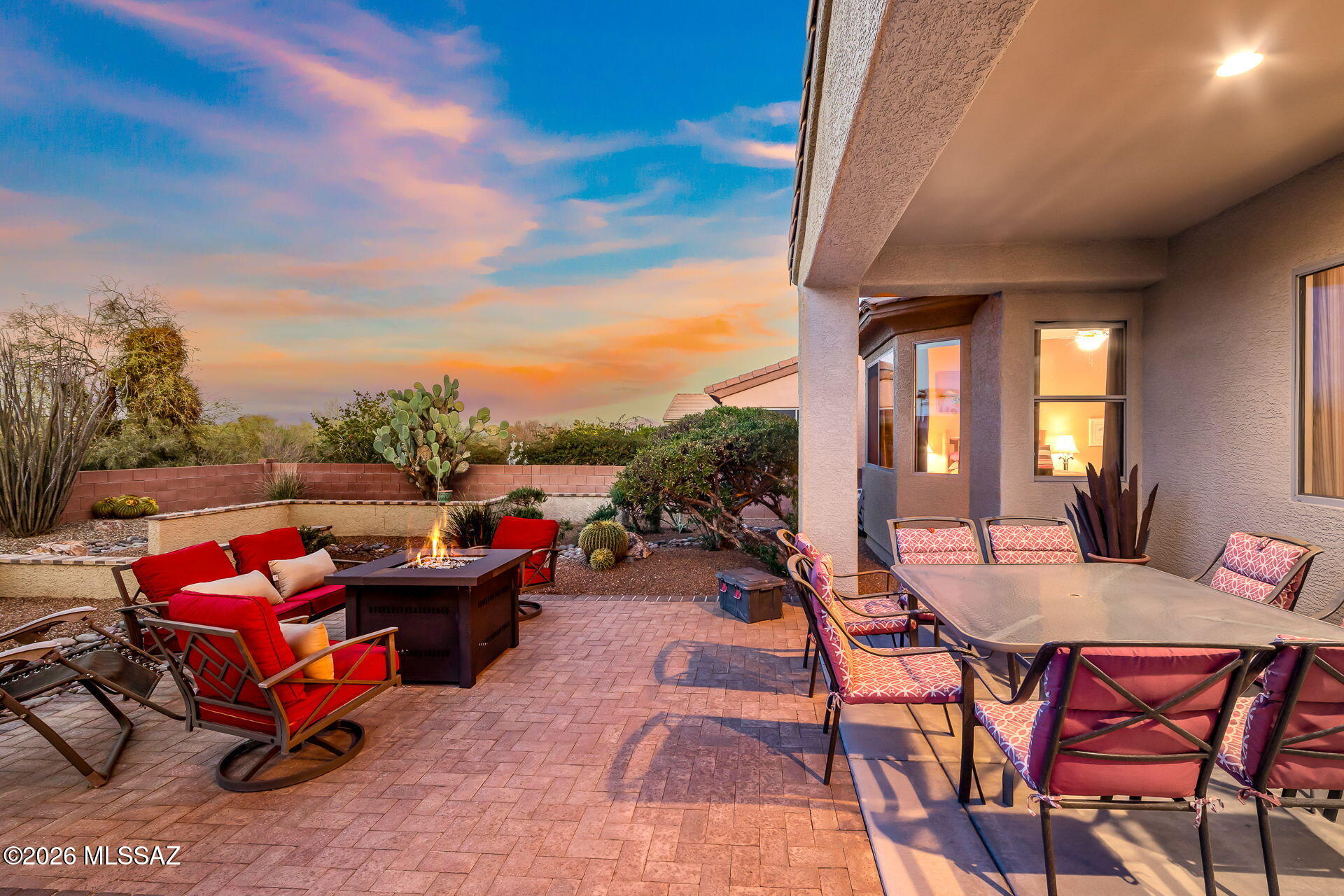 852 W Mountain Stone Drive