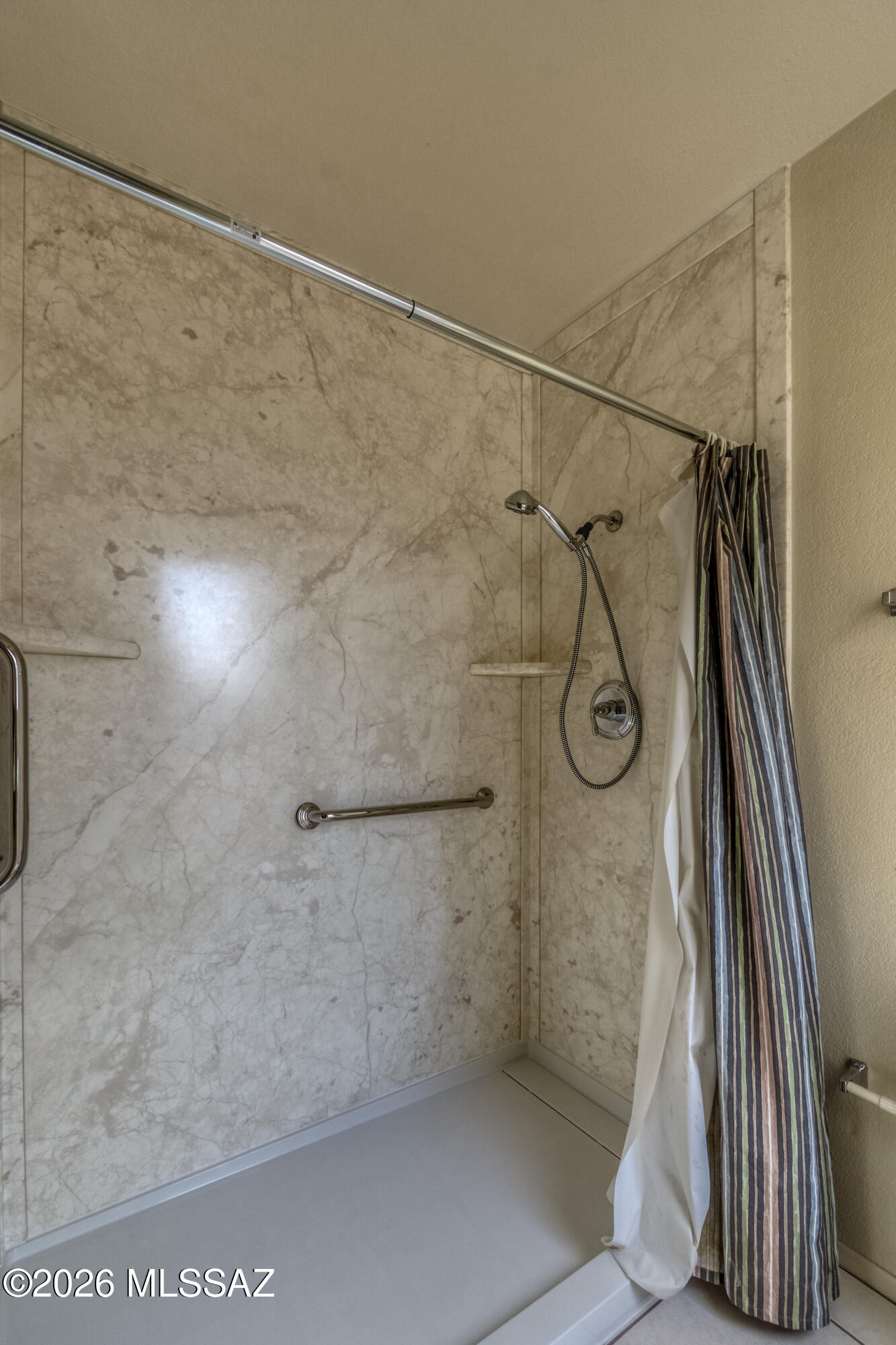 5922 N Placita Del Conde