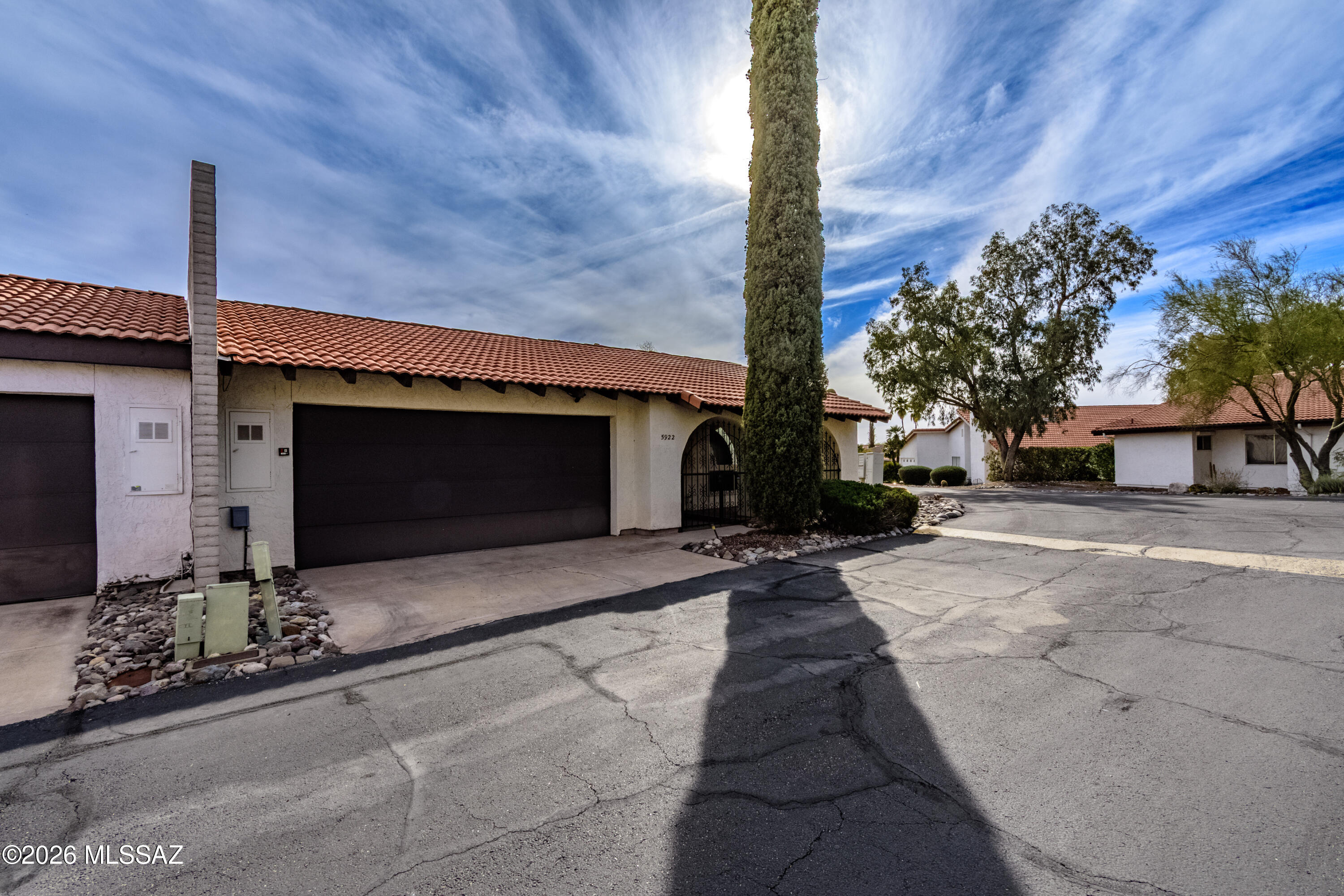 5922 N Placita Del Conde