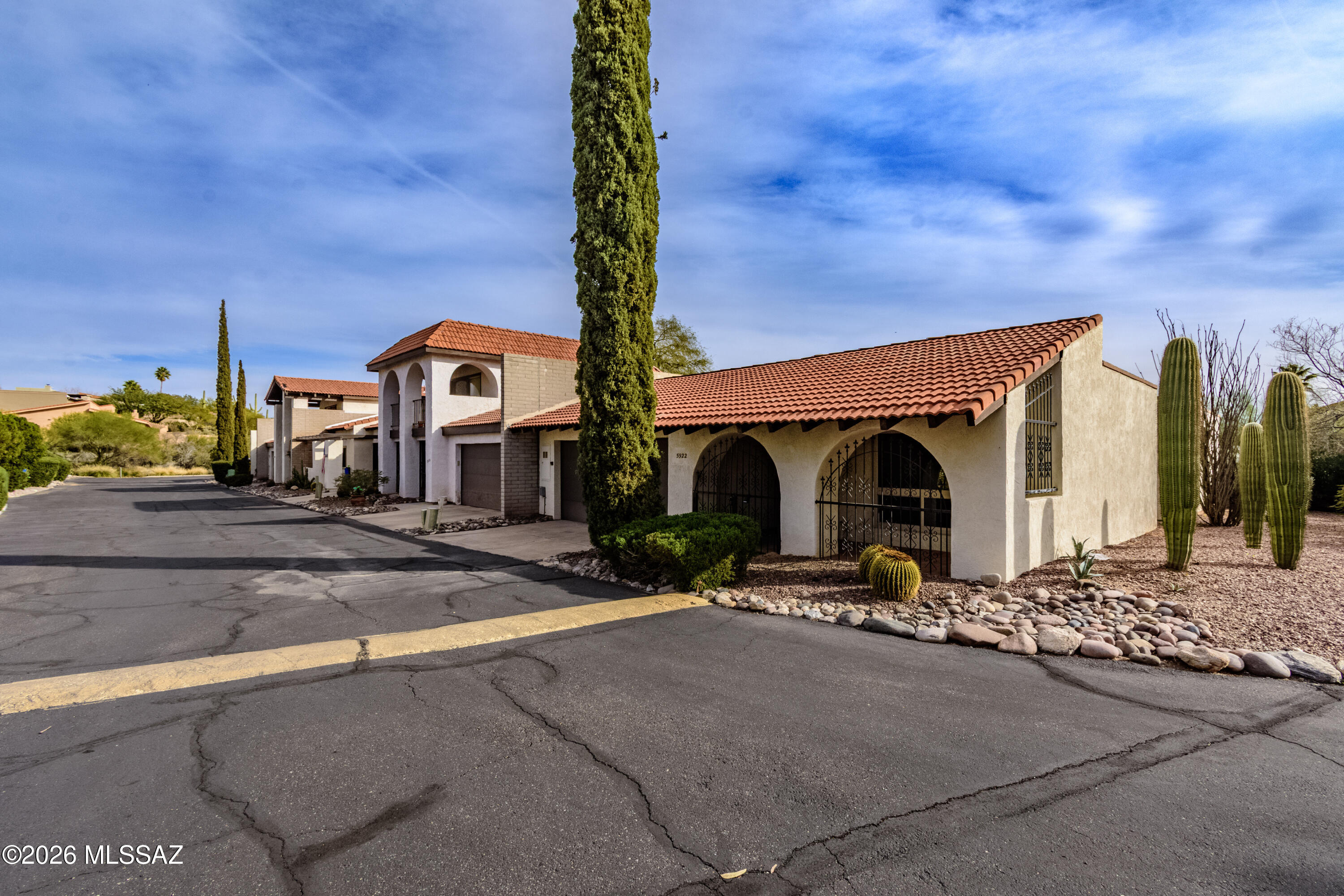 5922 N Placita Del Conde