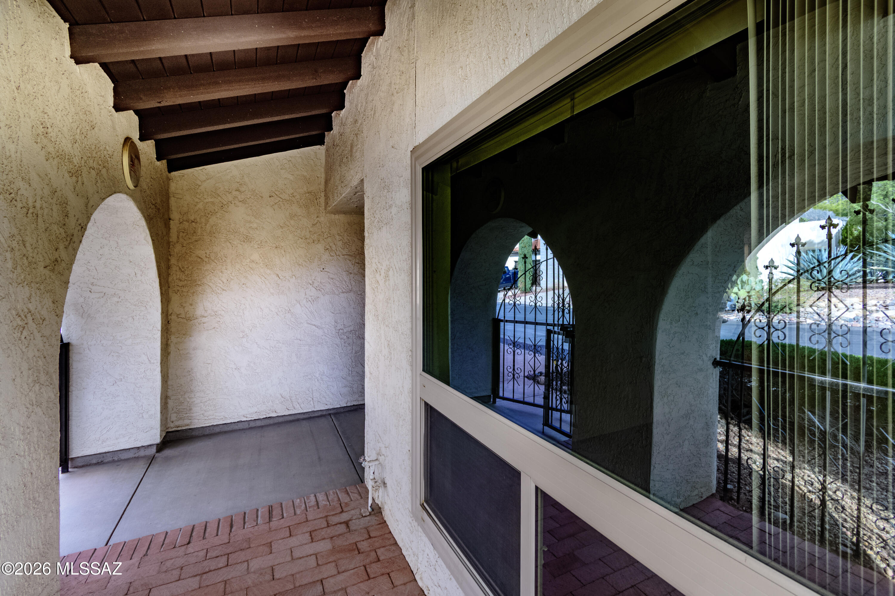 5922 N Placita Del Conde